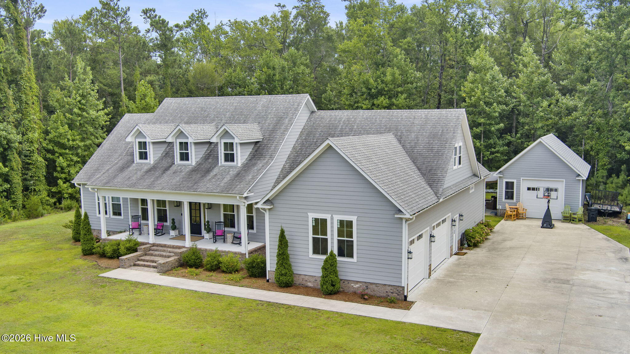 2703 E Fairway Road Property Photo 3