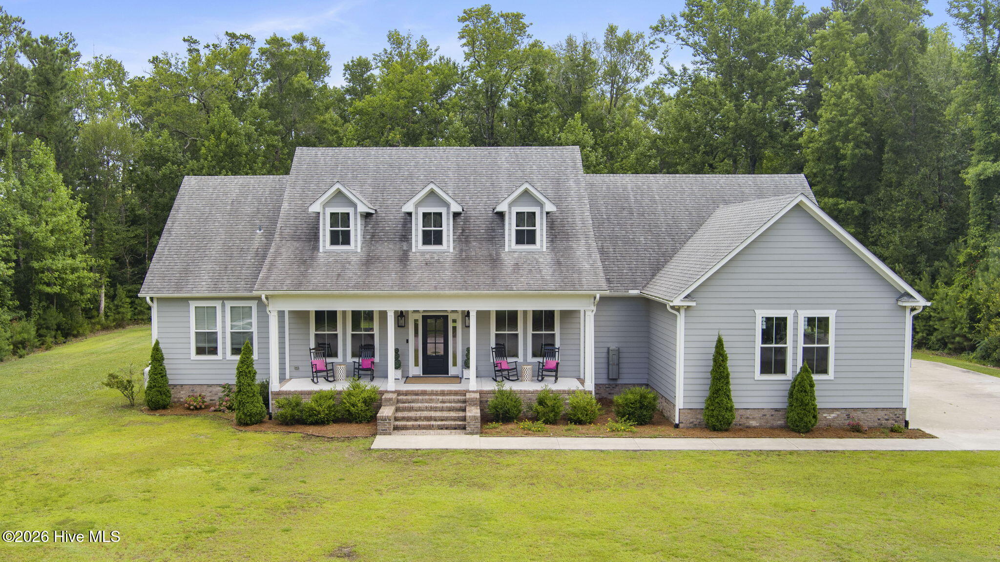 2703 E Fairway Road Property Photo 4