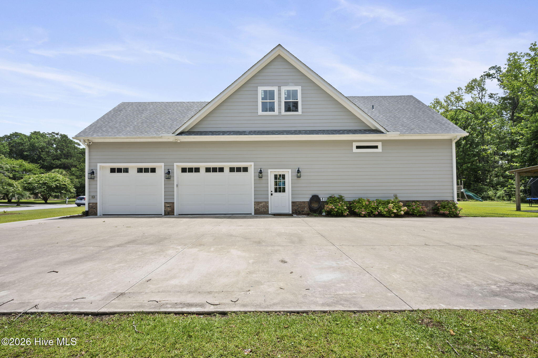 2703 E Fairway Road Property Photo 5