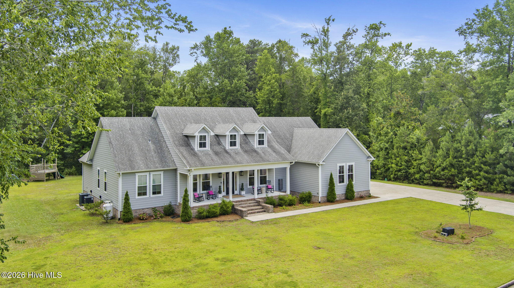 2703 E Fairway Road Property Photo 6