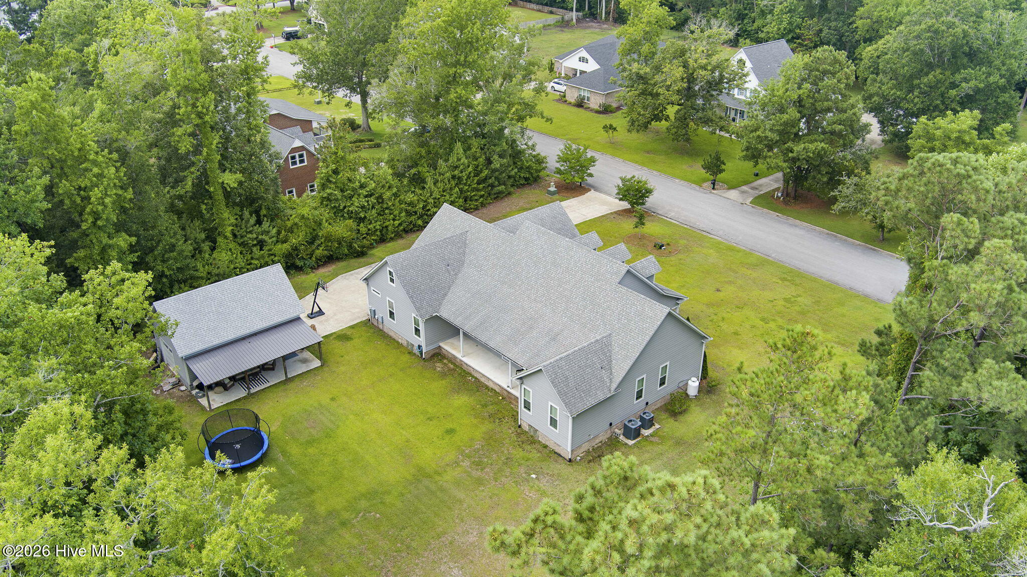 2703 E Fairway Road Property Photo 7