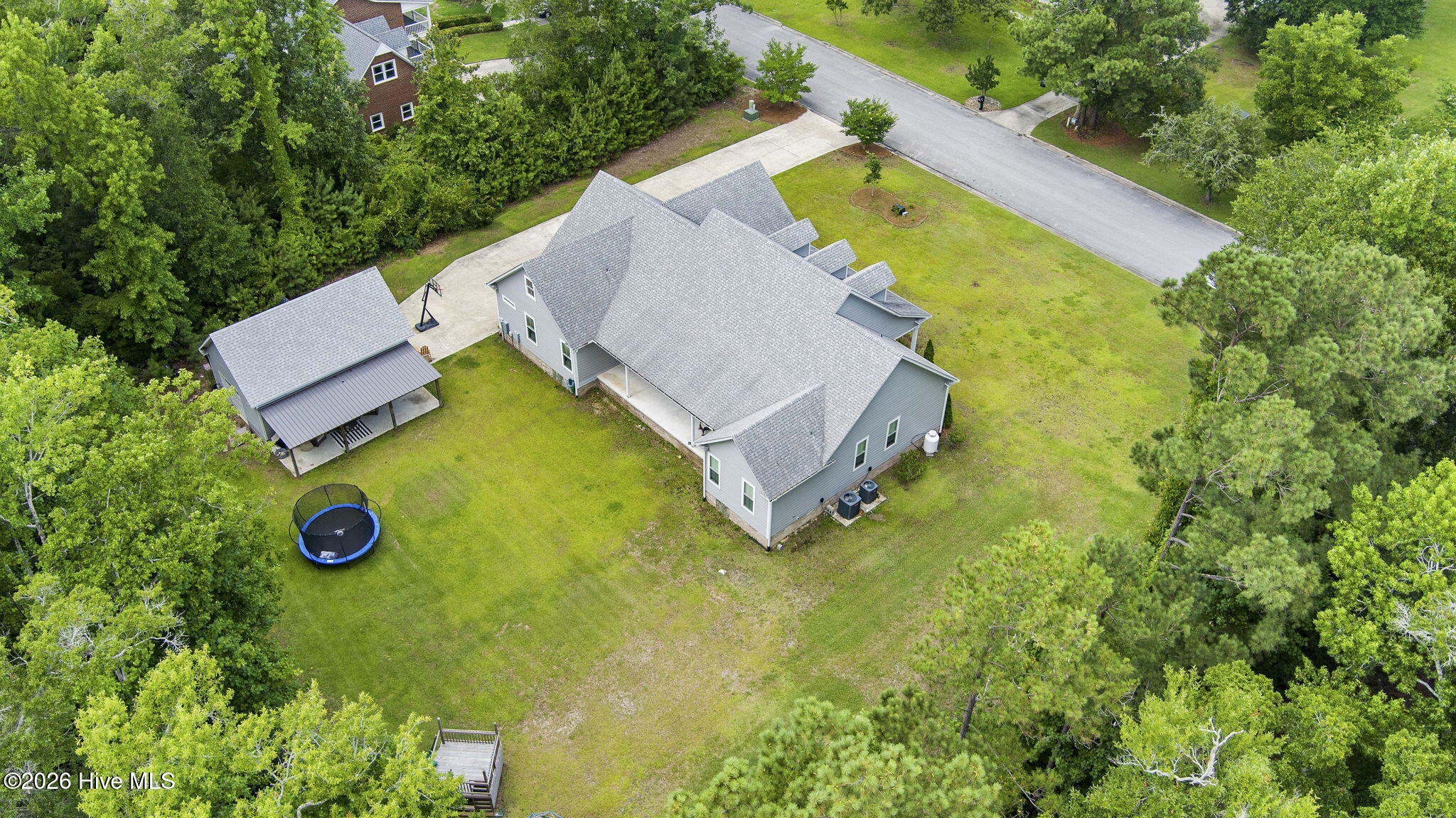 2703 E Fairway Road Property Photo 8
