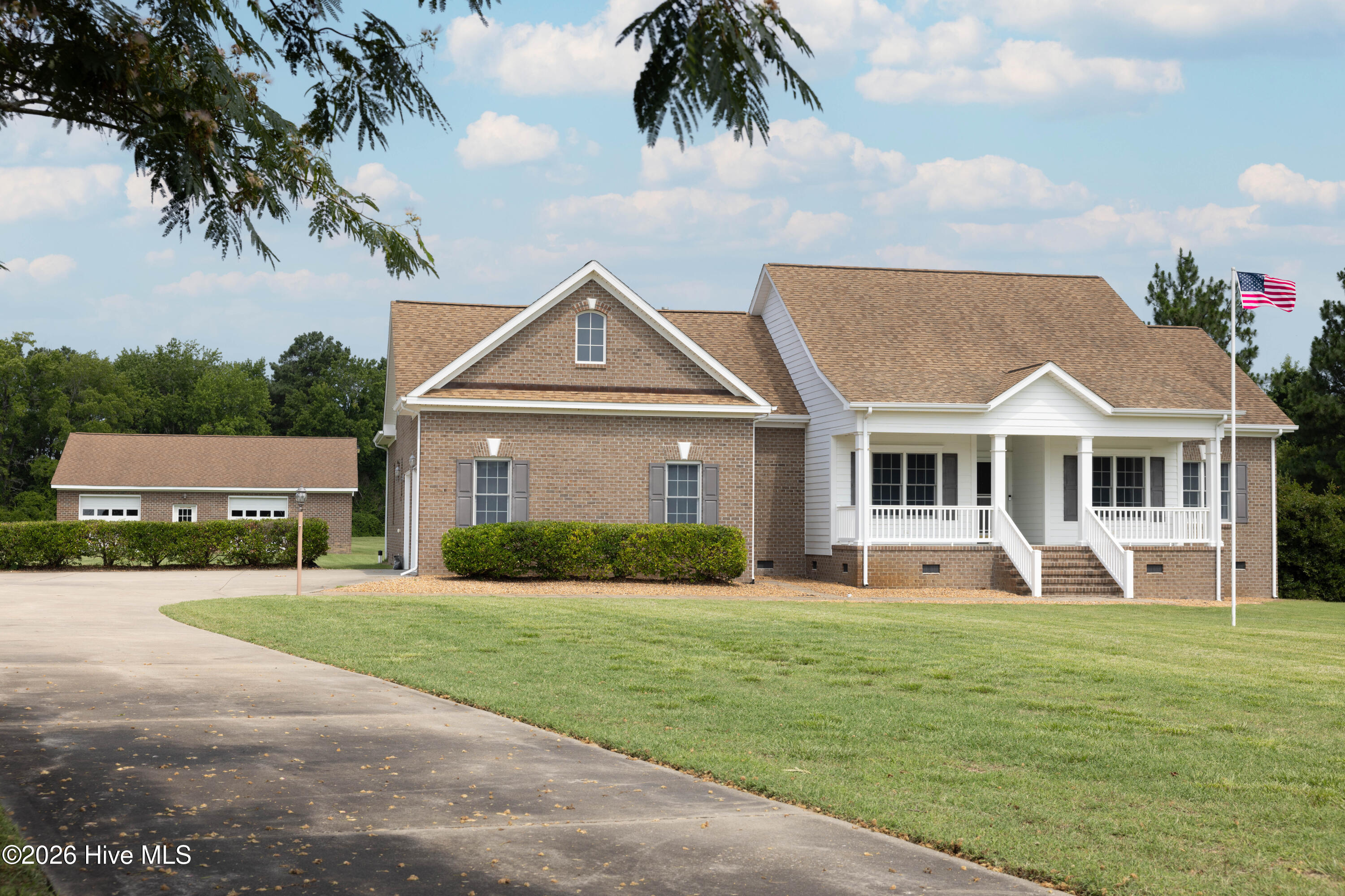 115 Tip Toe Road Property Photo 4