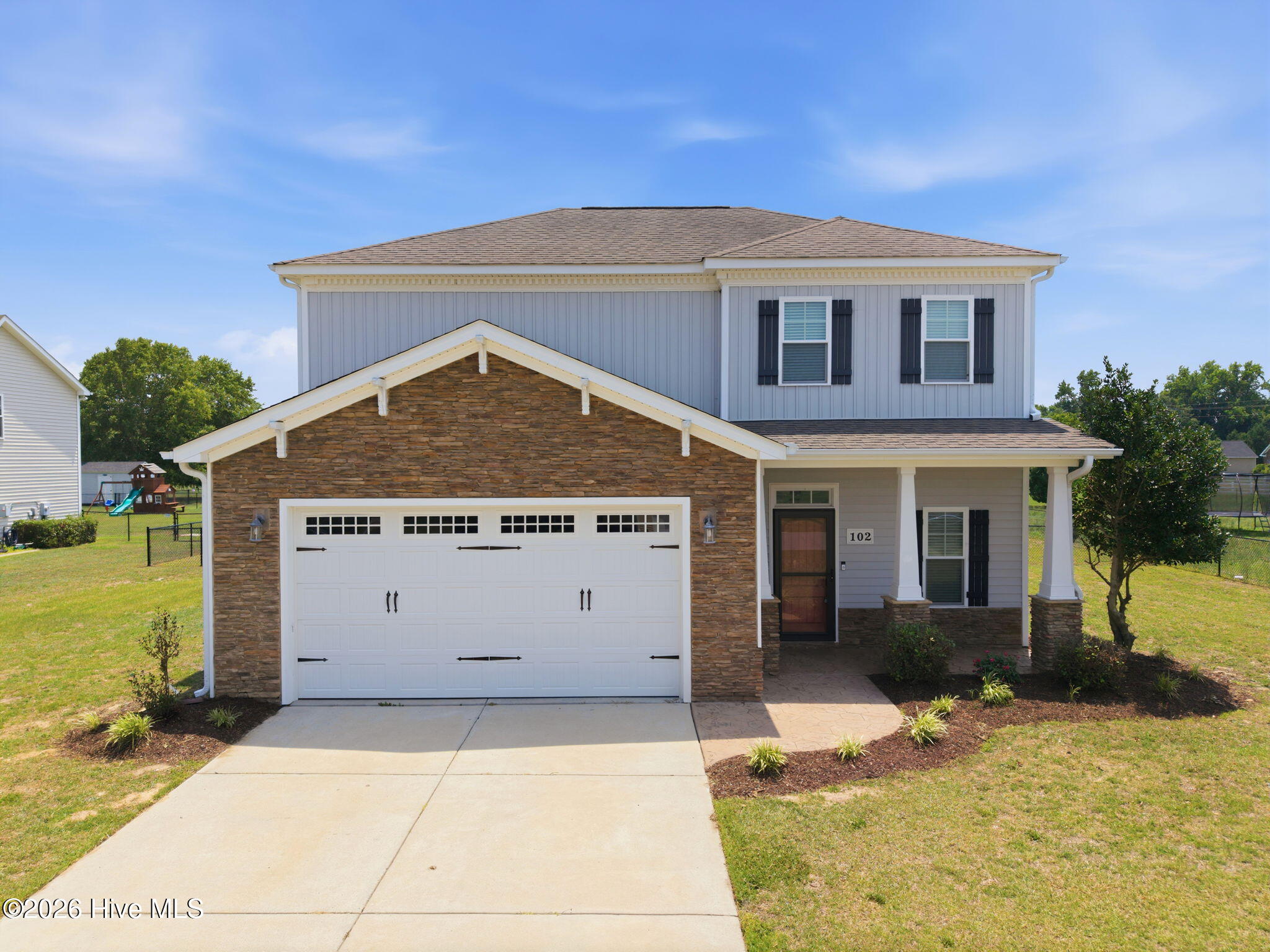 102 E Lake Drive Property Photo 1