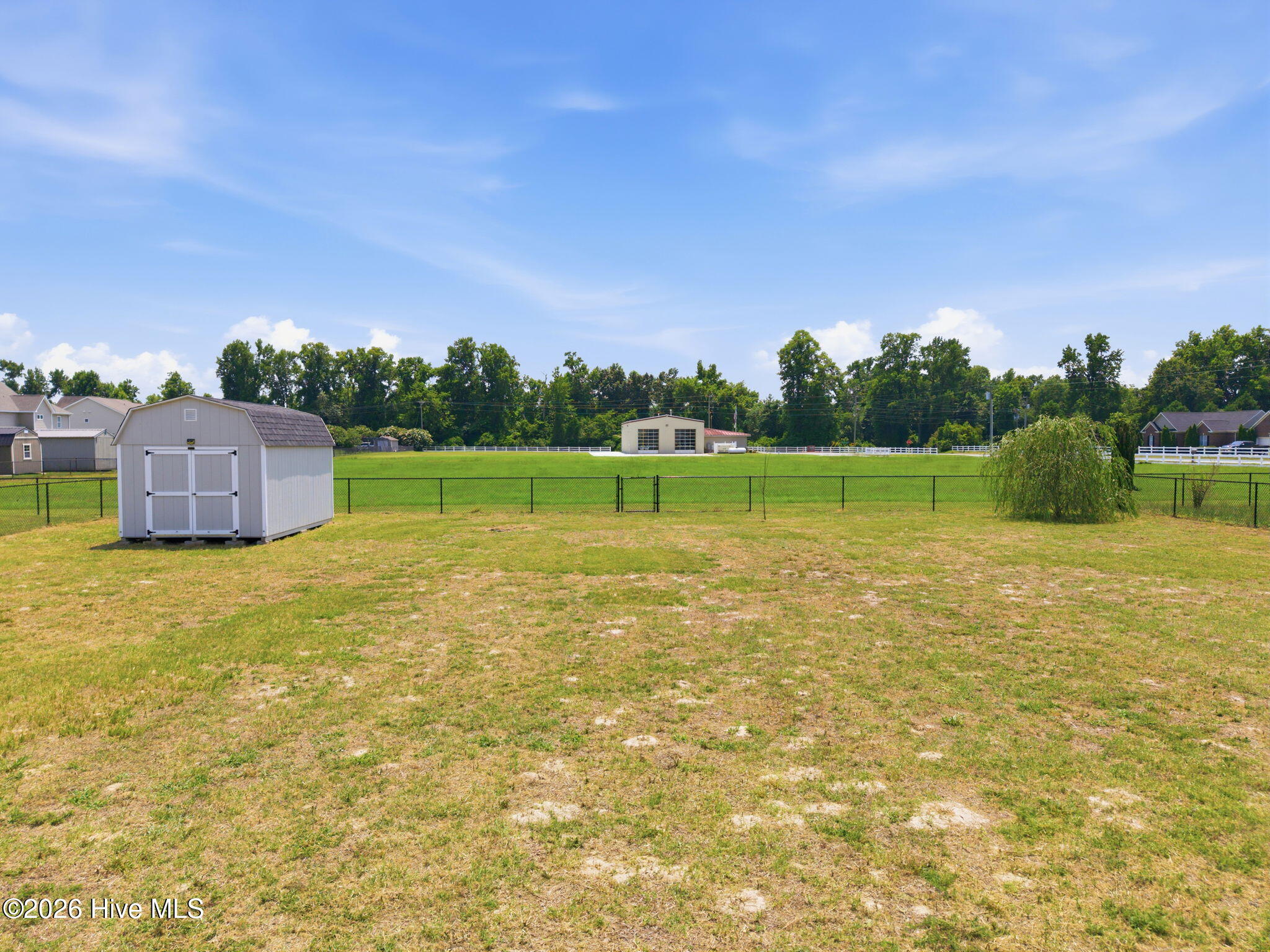 102 E Lake Drive Property Photo 6