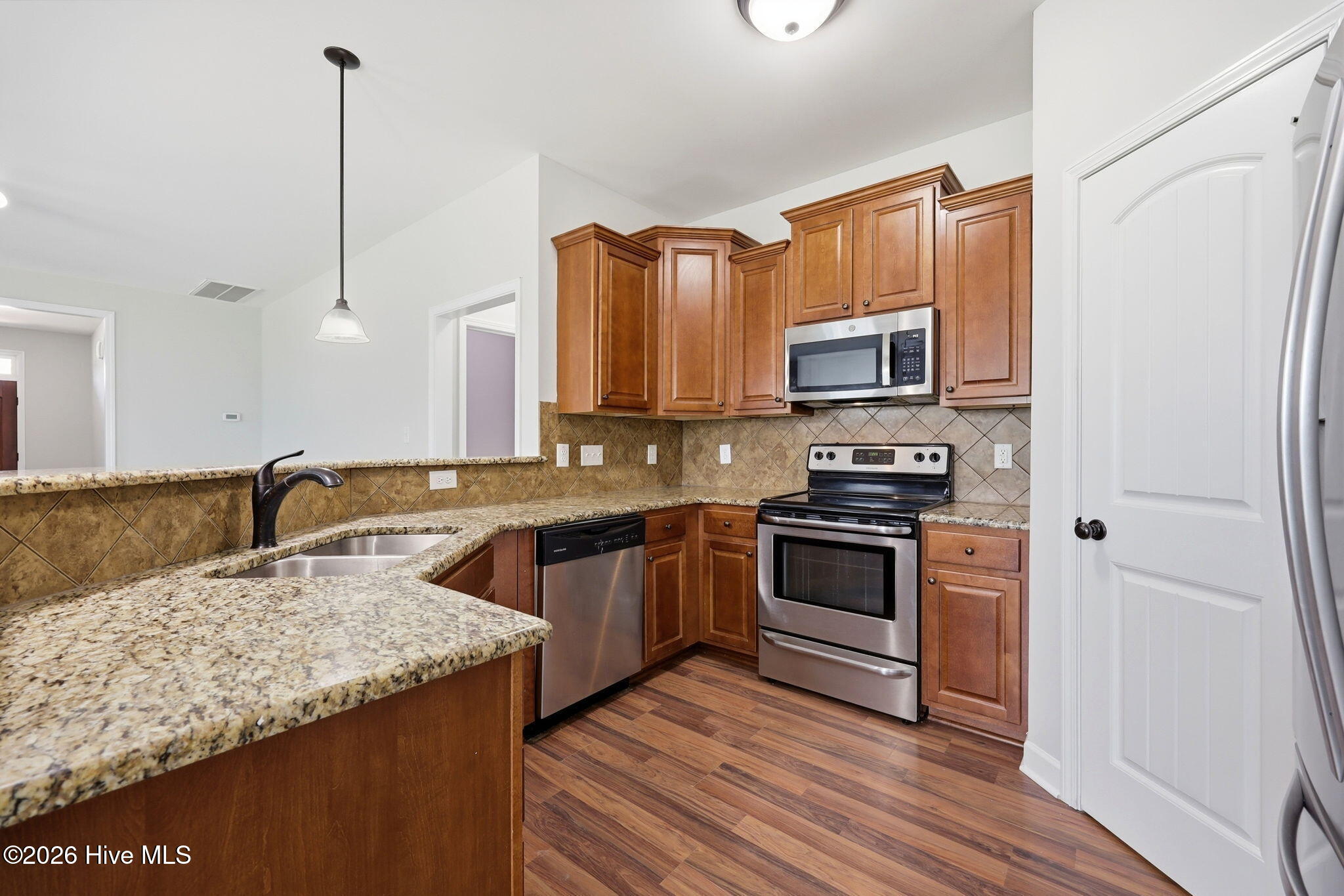 102 E Lake Drive Property Photo 13