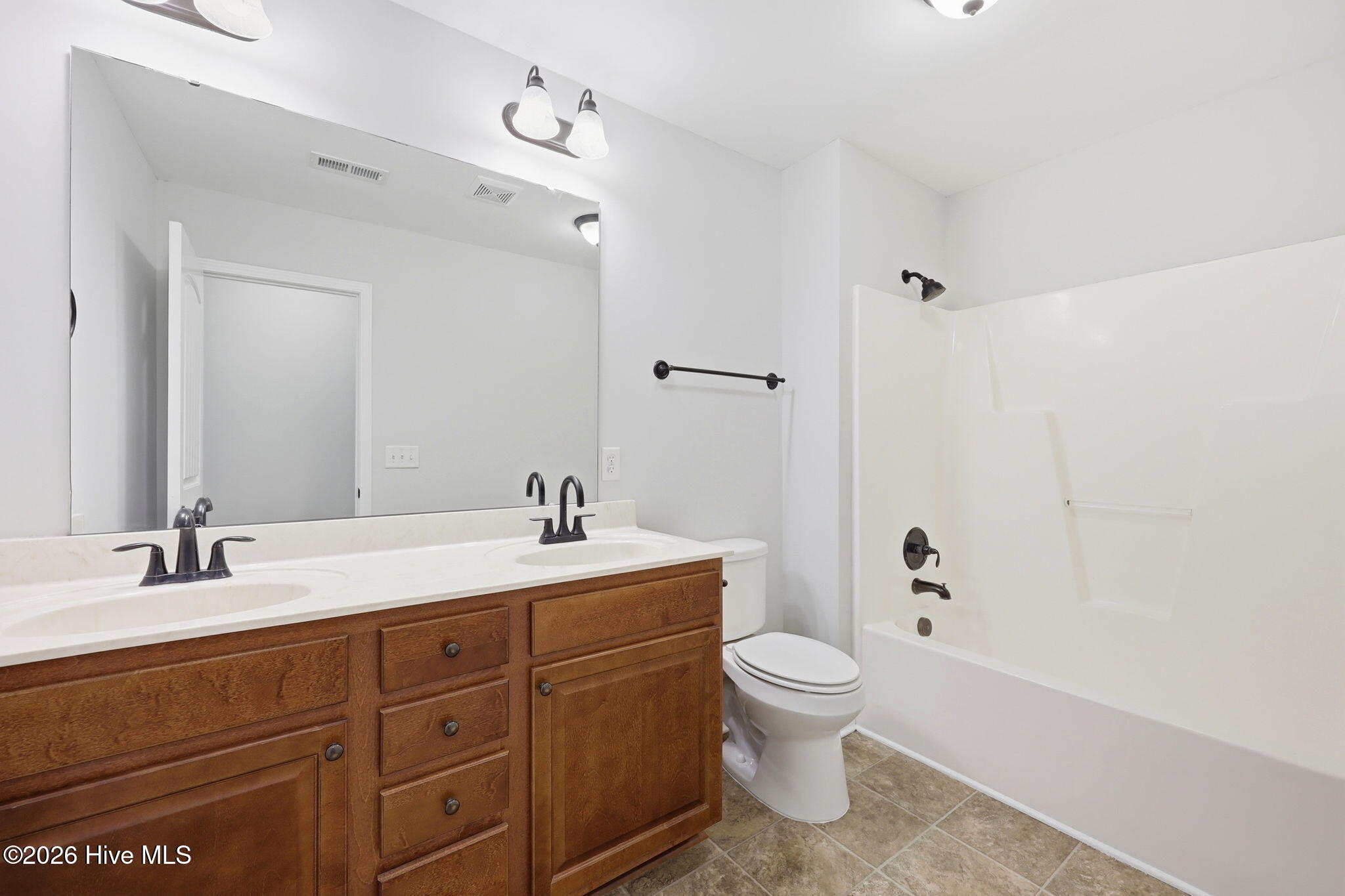 102 E Lake Drive Property Photo 26