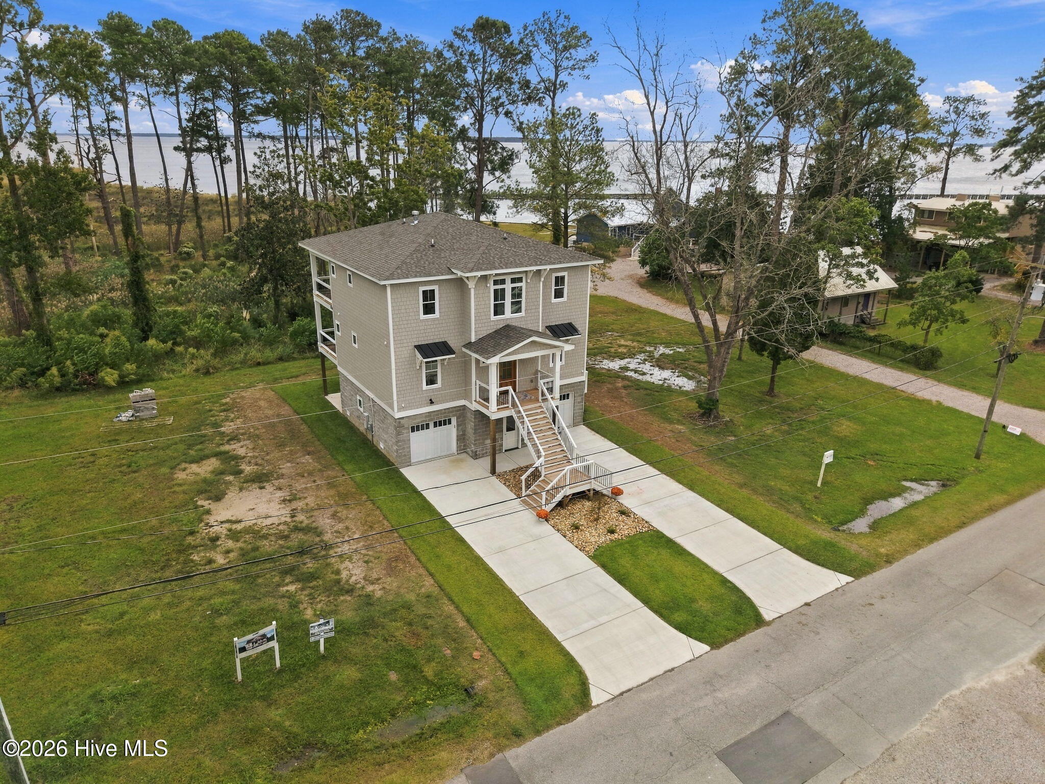 328 Tooley Street Property Photo 4