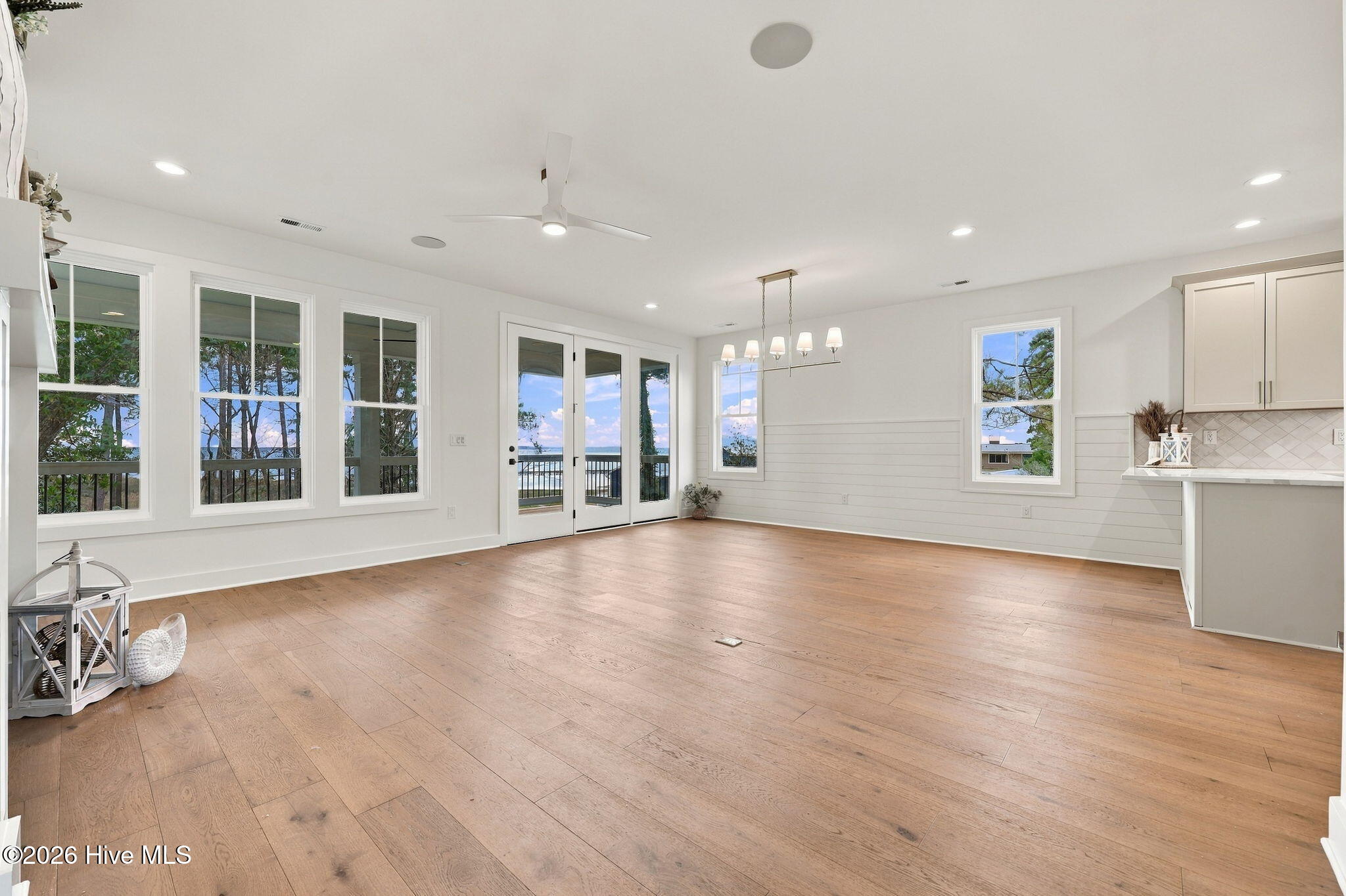 328 Tooley Street Property Photo 17