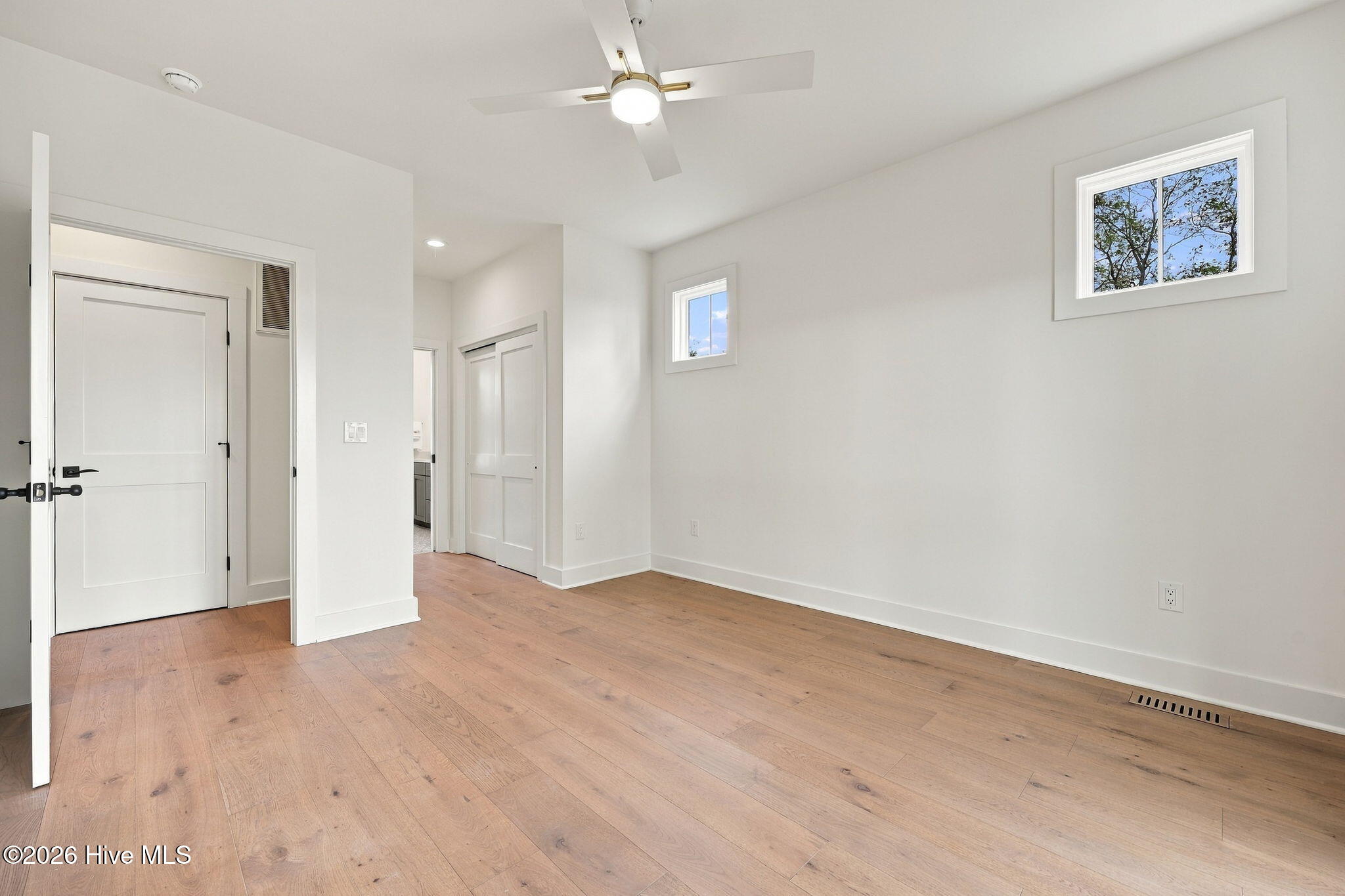 328 Tooley Street Property Photo 42