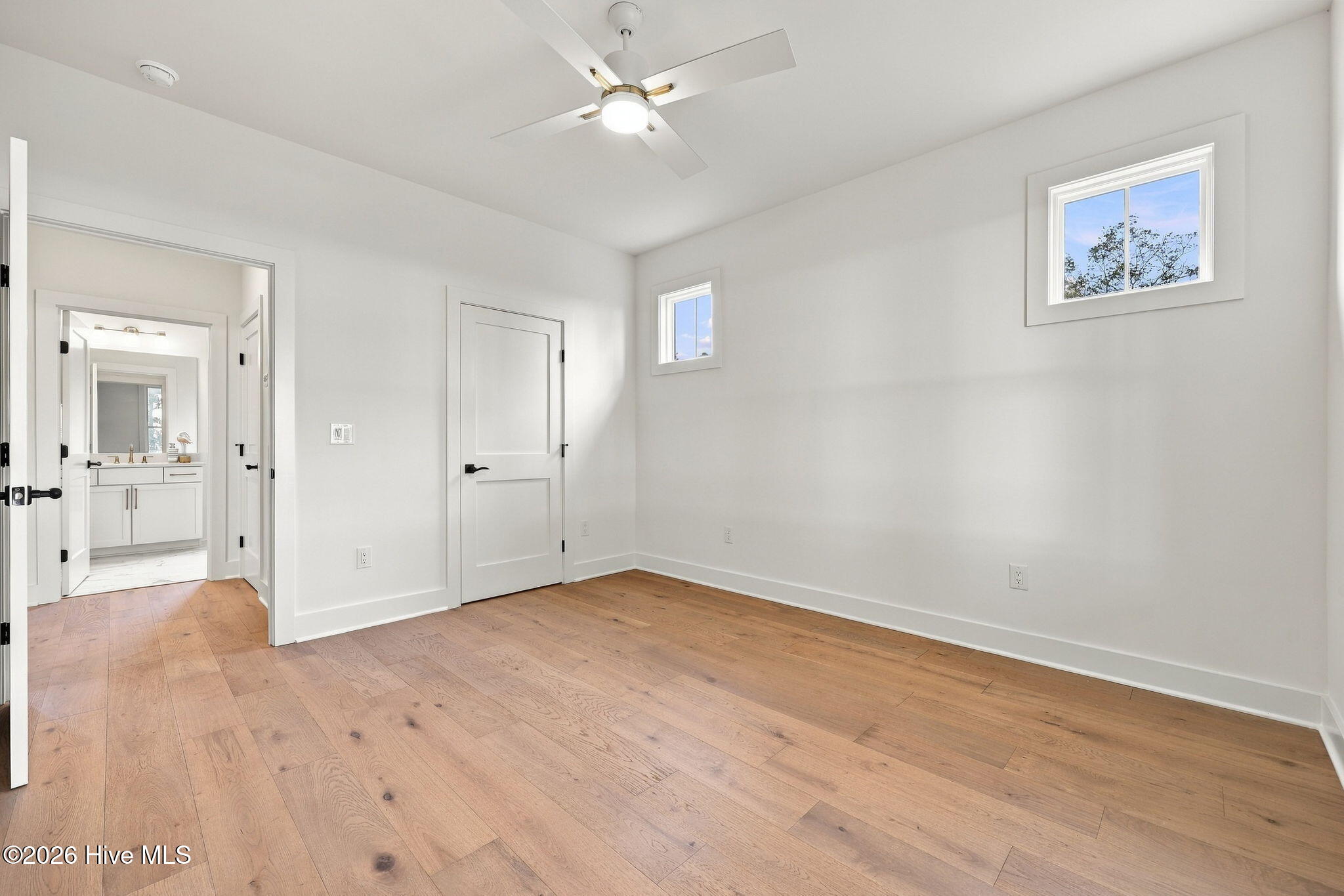 328 Tooley Street Property Photo 43