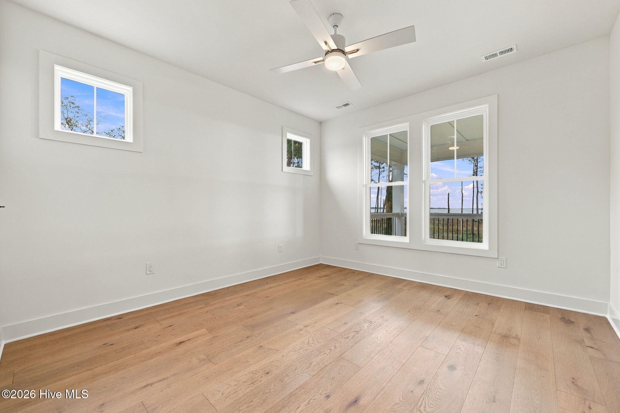 328 Tooley Street Property Photo 49