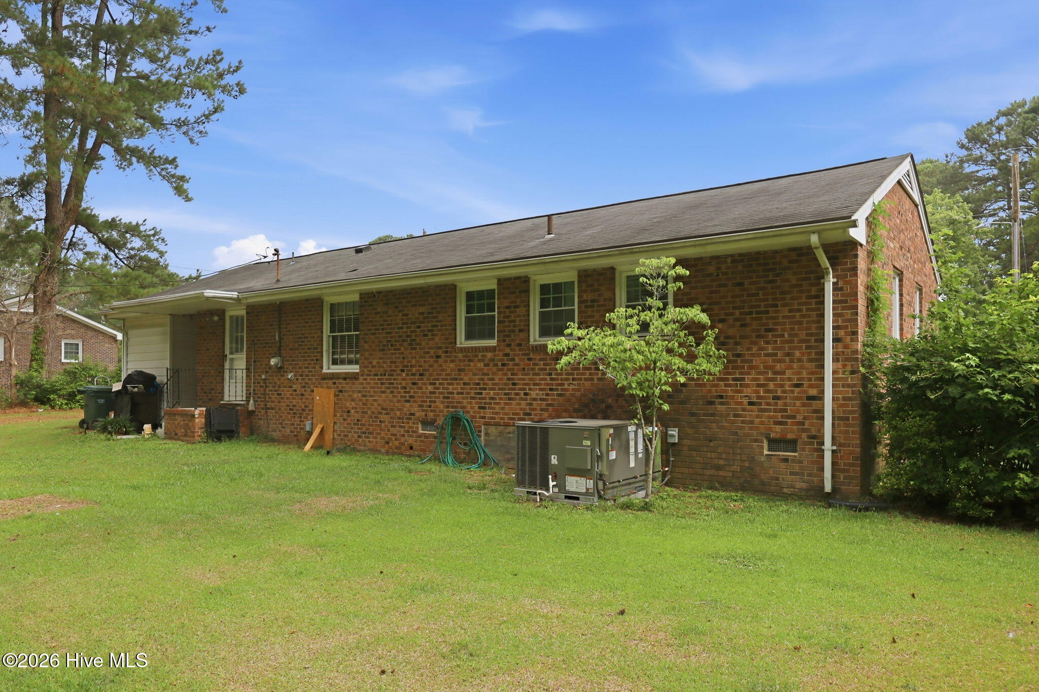 1711 Ambleside Drive Property Photo 3