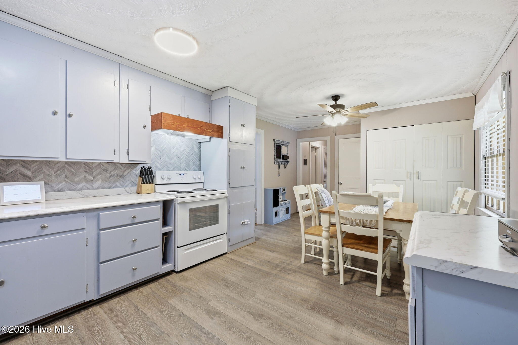 1711 Ambleside Drive Property Photo 10