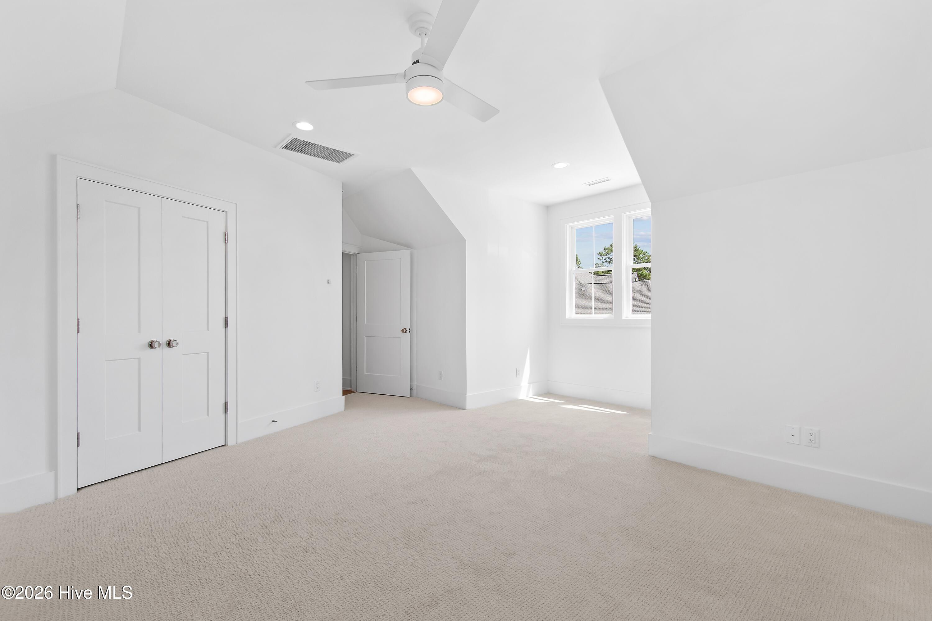 2410 St James Drive Se Property Photo 61