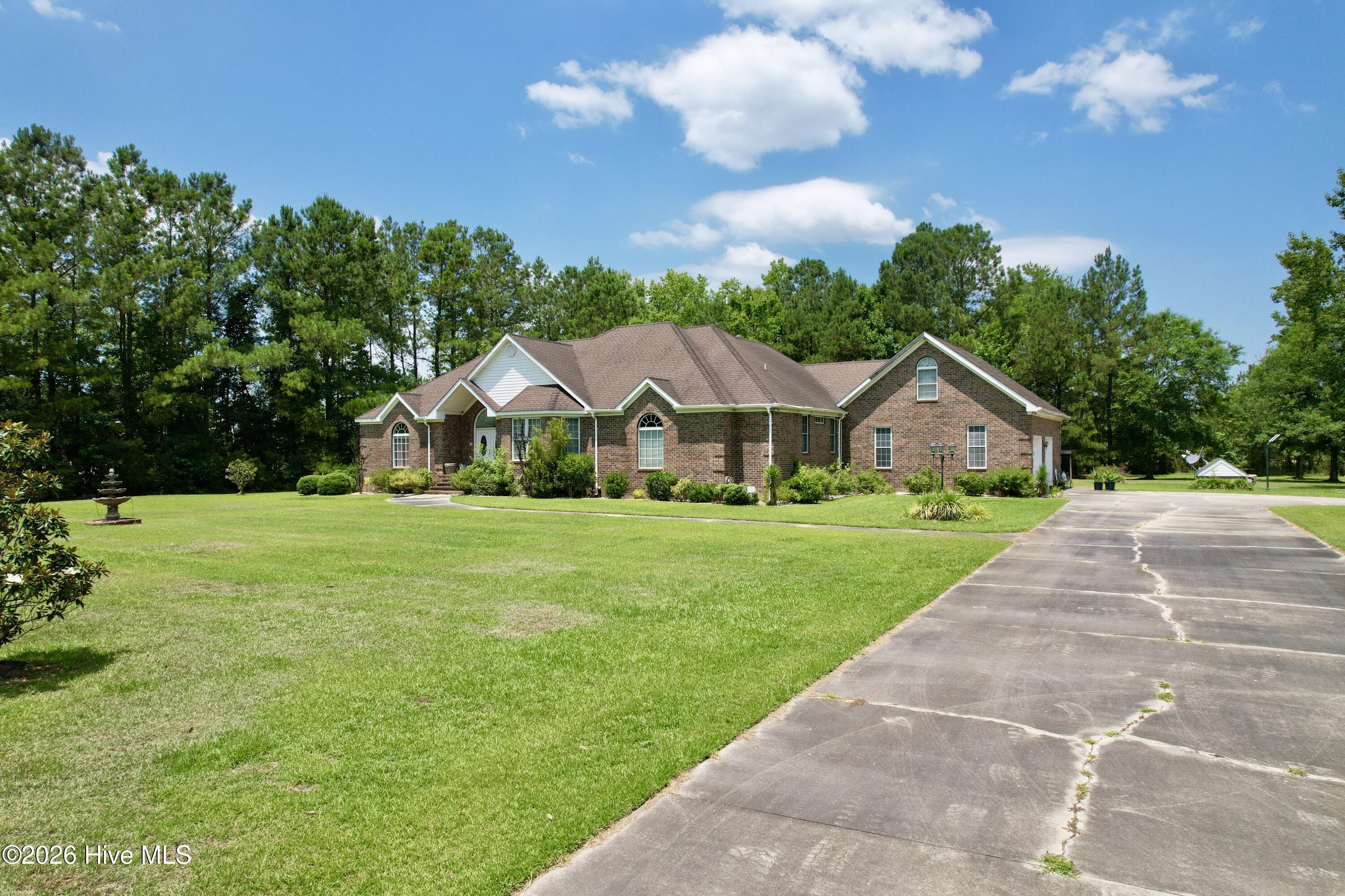 20470 Seven Creeks Highway Property Photo 3