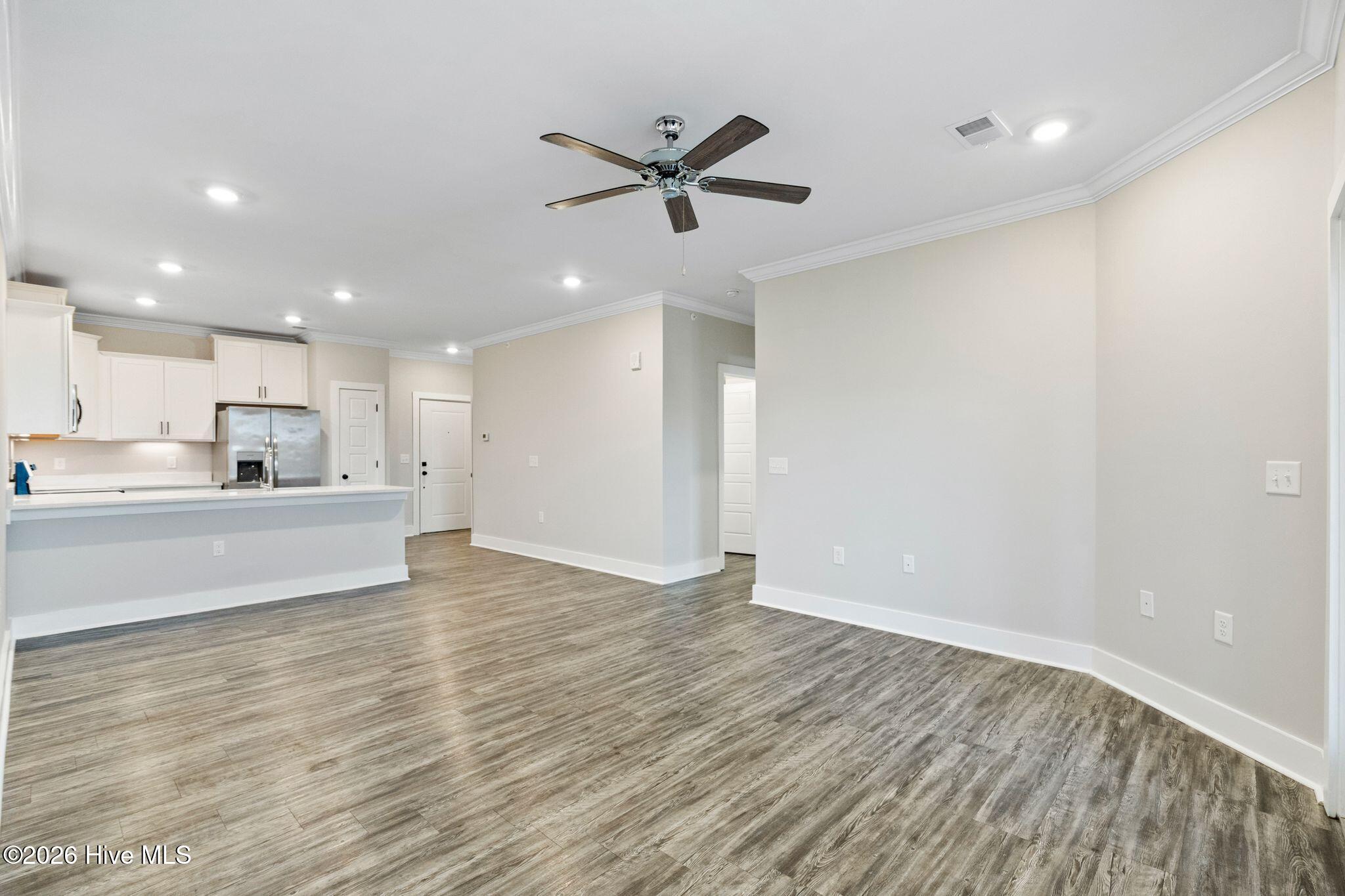 395 S Crow Creek Drive 1624 Property Photo 5