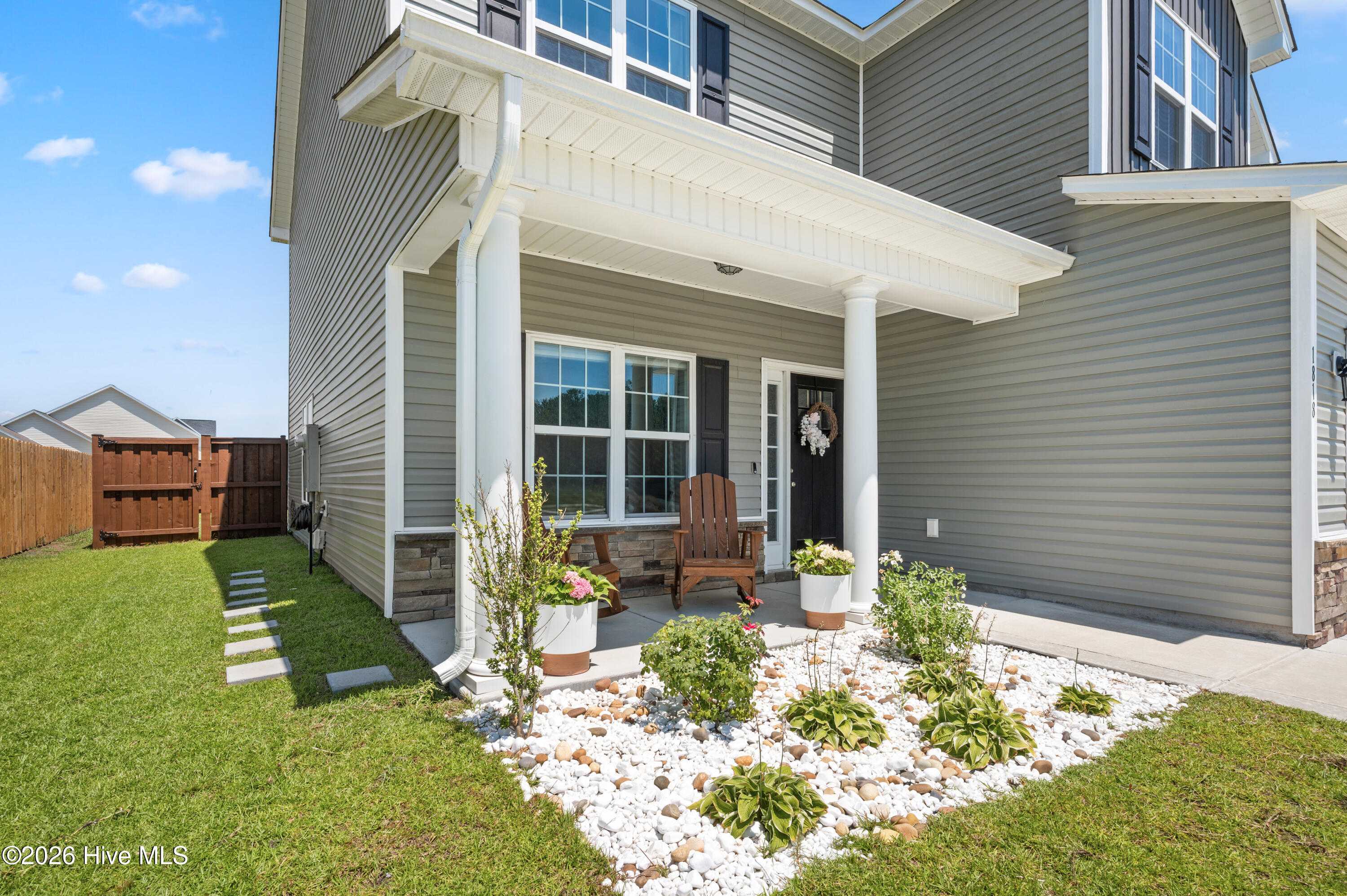 1818 Olde Towne Pointe Boulevard Property Photo 6
