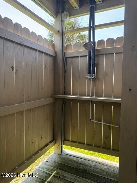 102 W Dobbs Street Property Photo 9