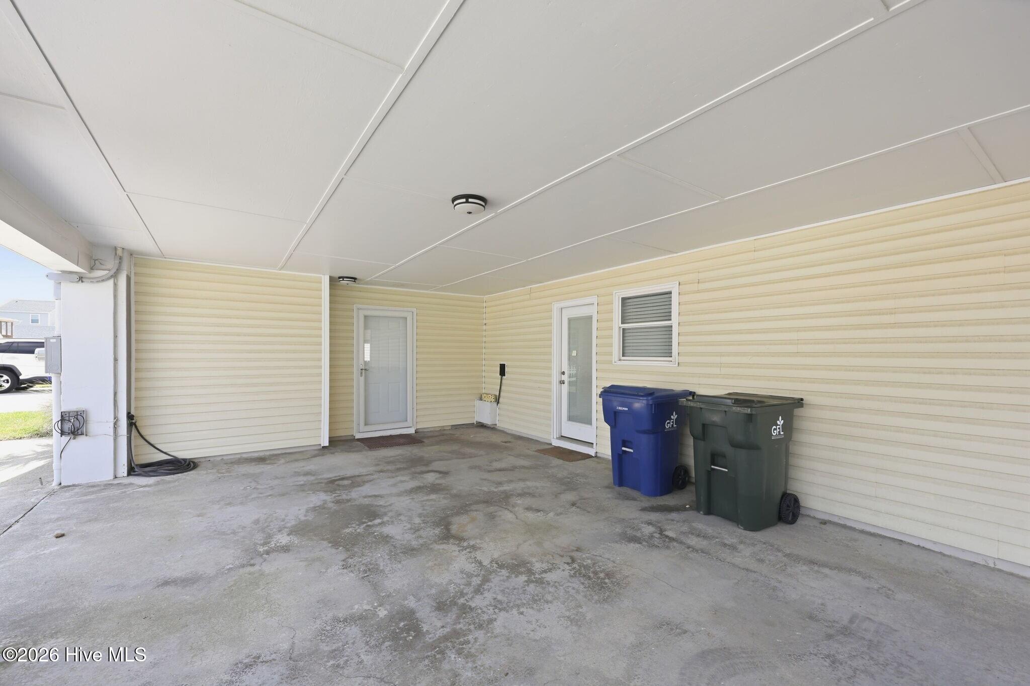 102 W Dobbs Street Property Photo 55
