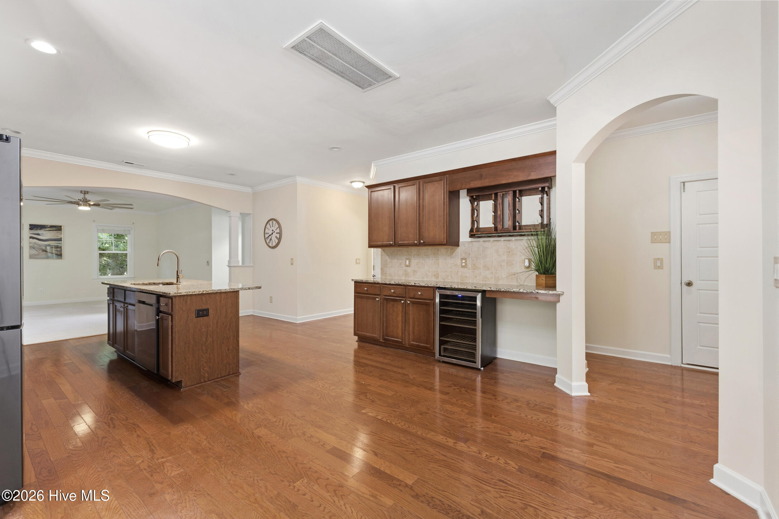 107 Dolphin View Court Property Photo 10