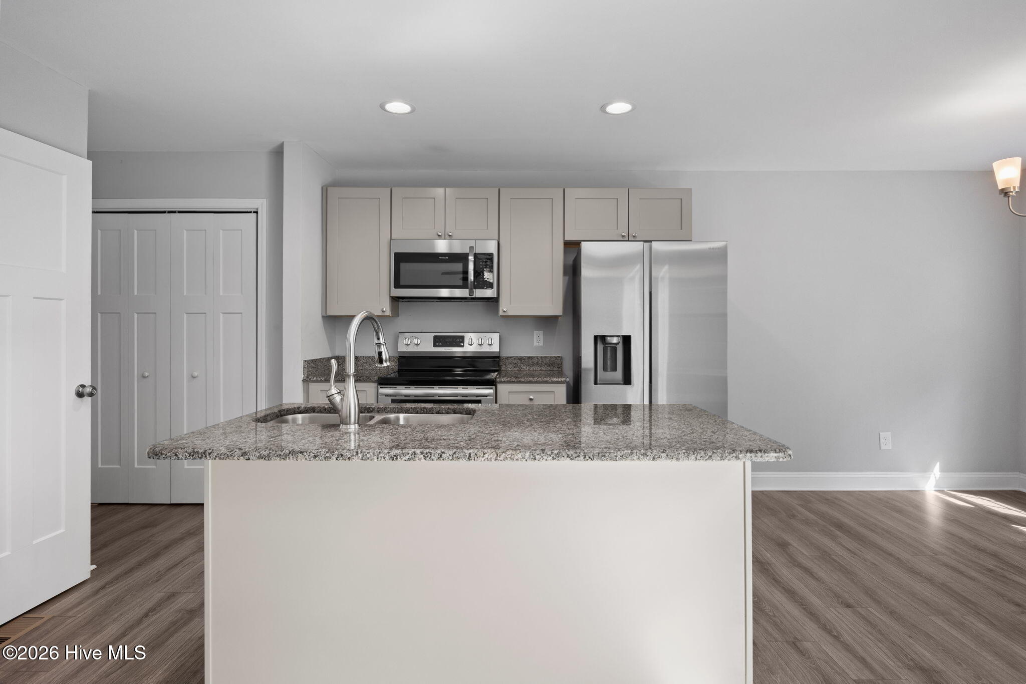 645 S Gaines Street Property Photo 12