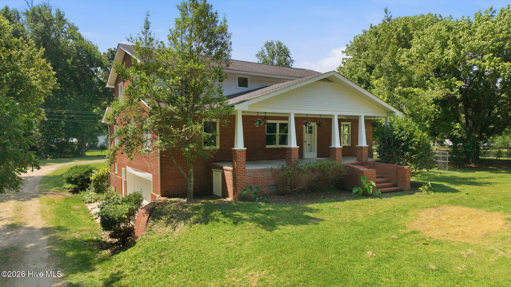 581 Post Road Property Photo 3