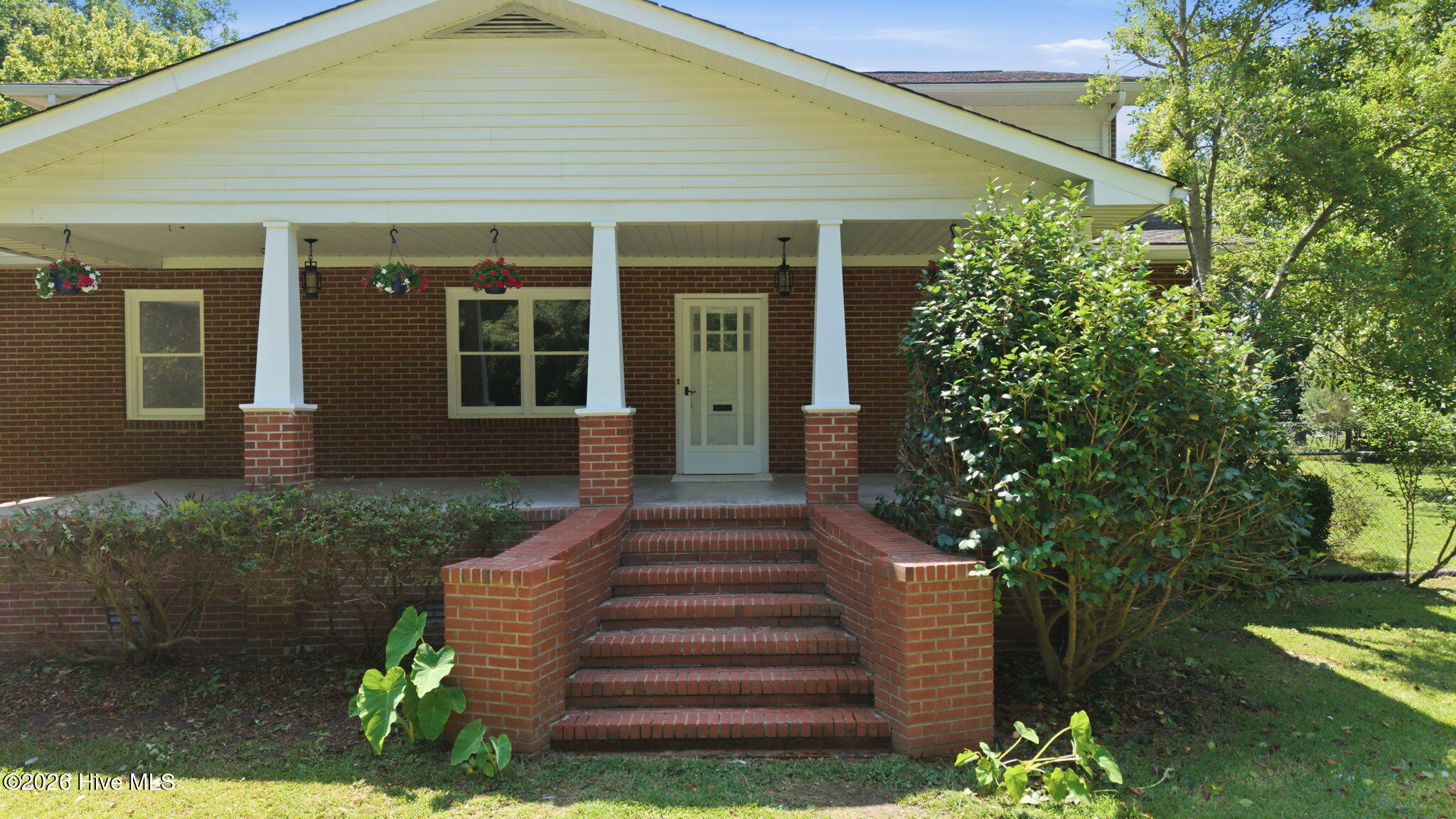 581 Post Road Property Photo 4