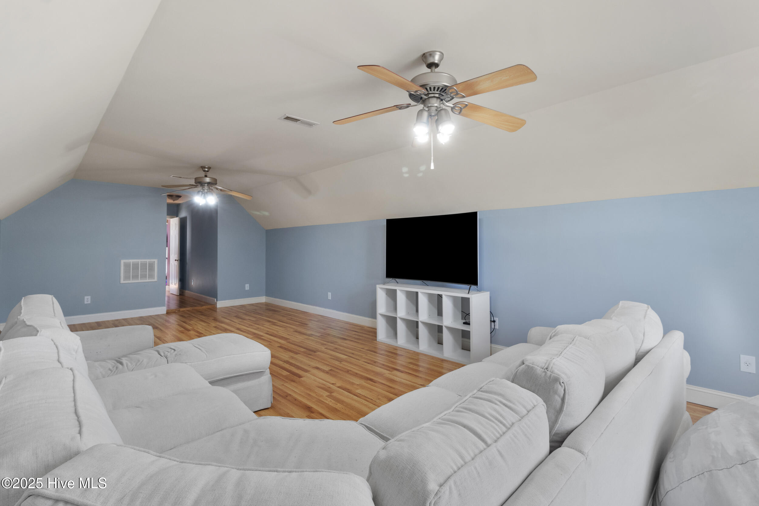 103 Arabian Circle Property Photo 44