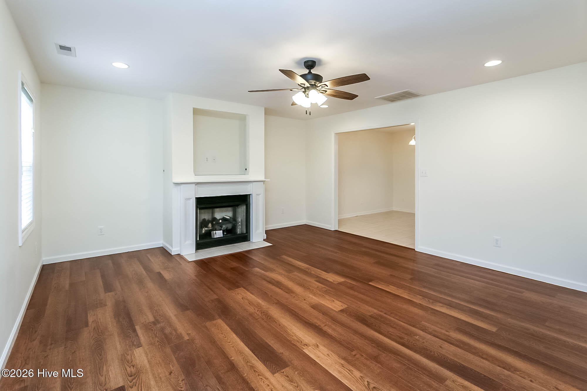 123 S Park Lane Property Photo 4
