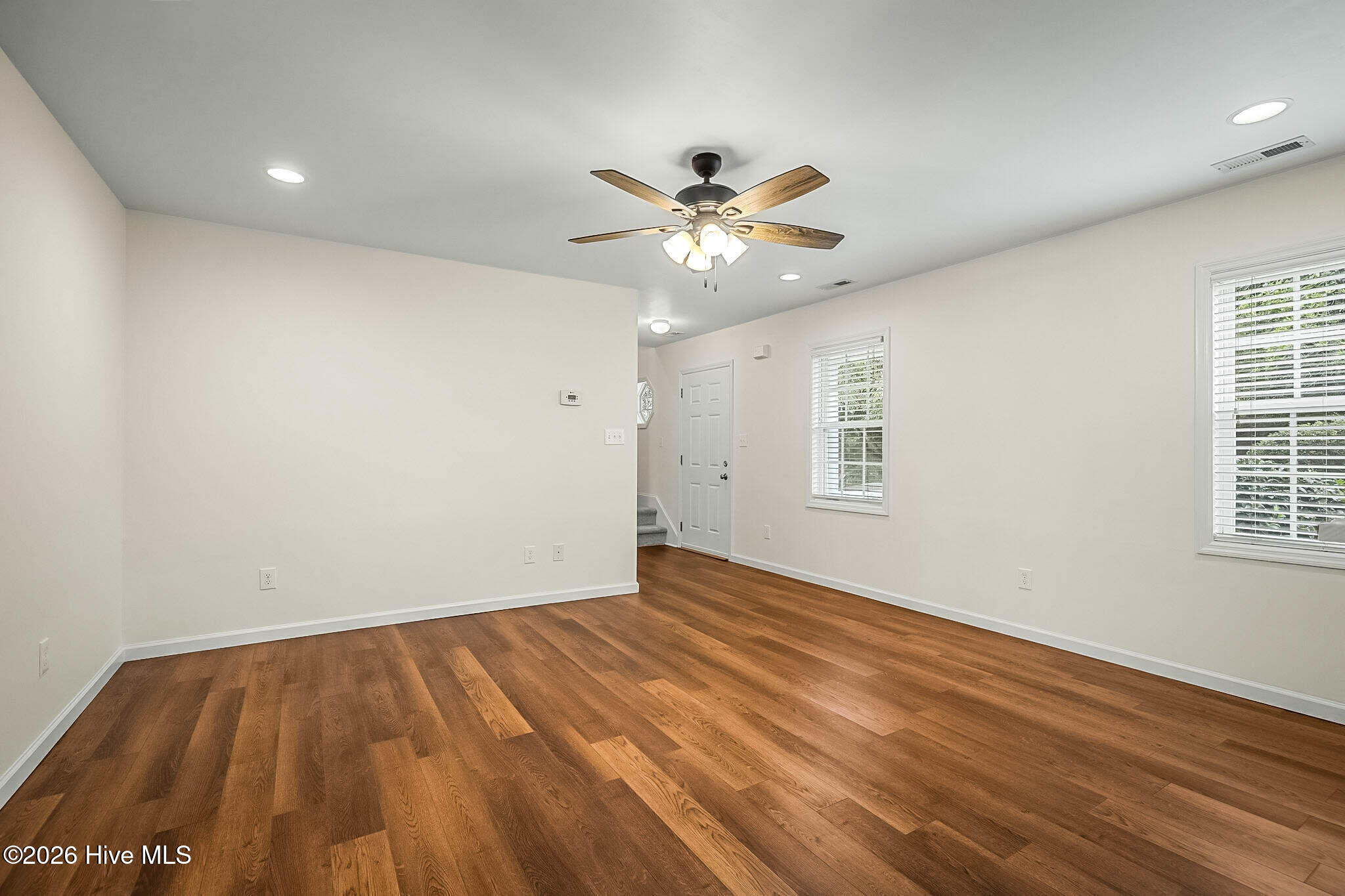 123 S Park Lane Property Photo 6
