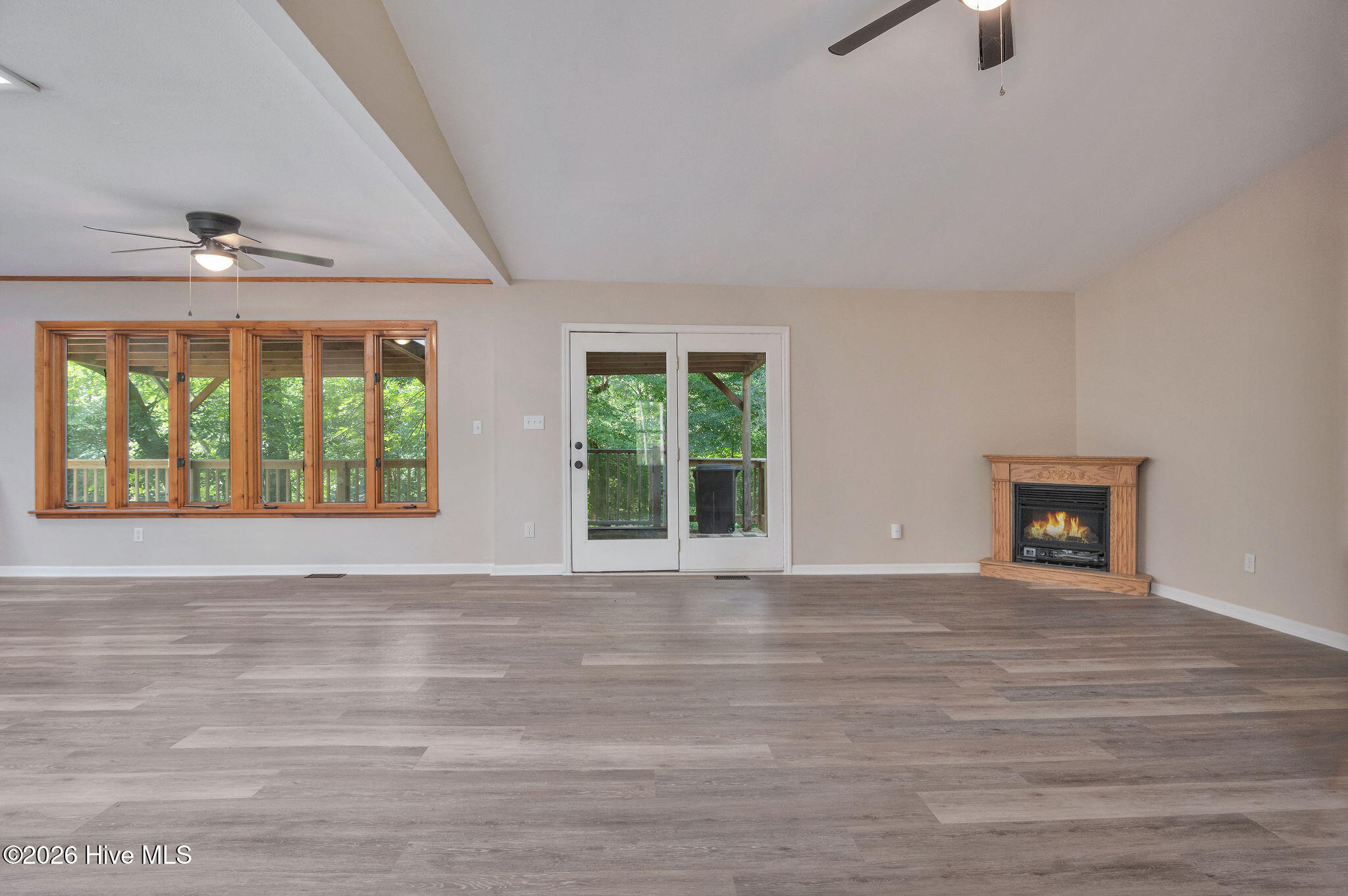 105 Whitestocking Ext Property Photo 11
