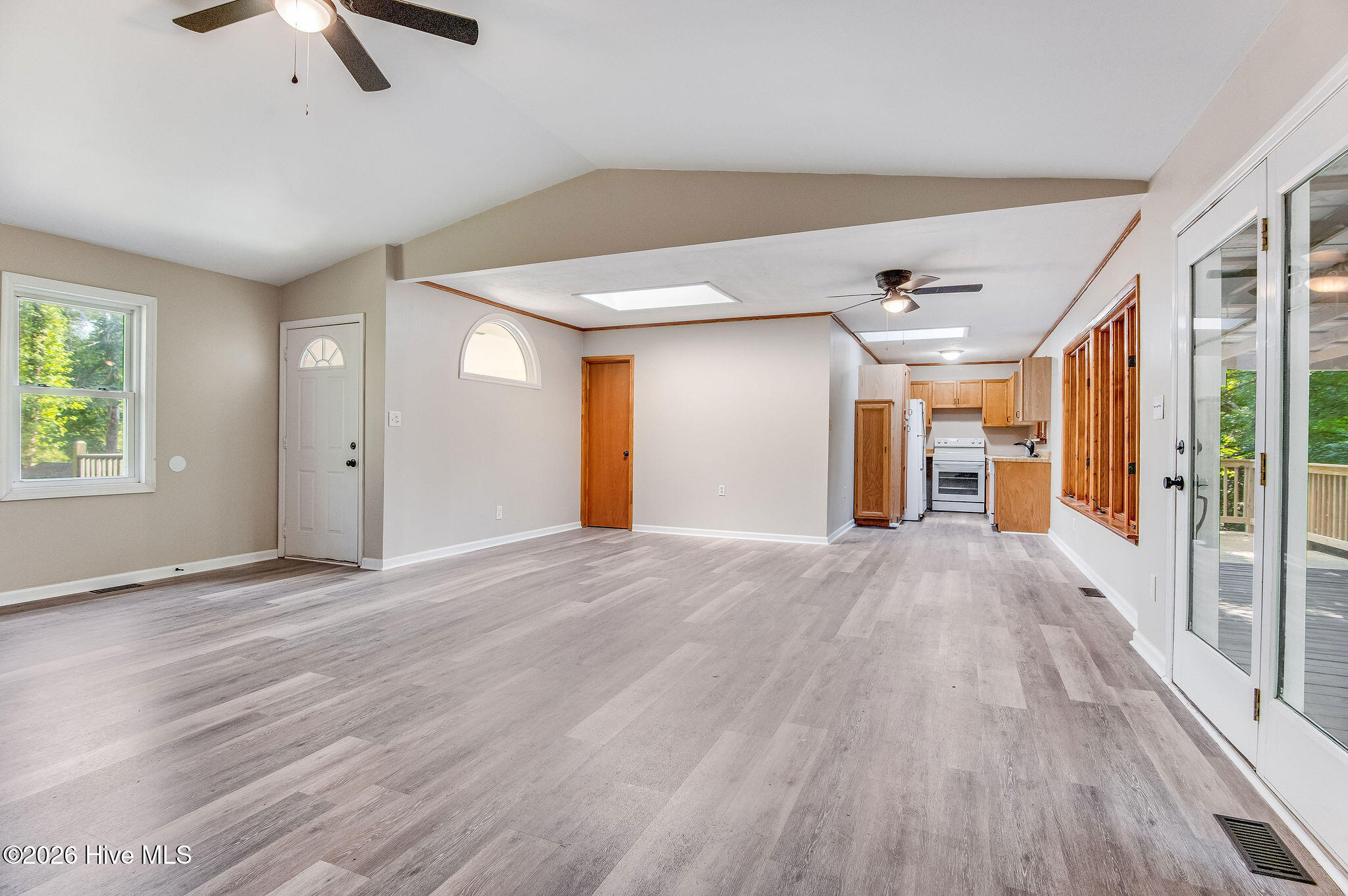 105 Whitestocking Ext Property Photo 13