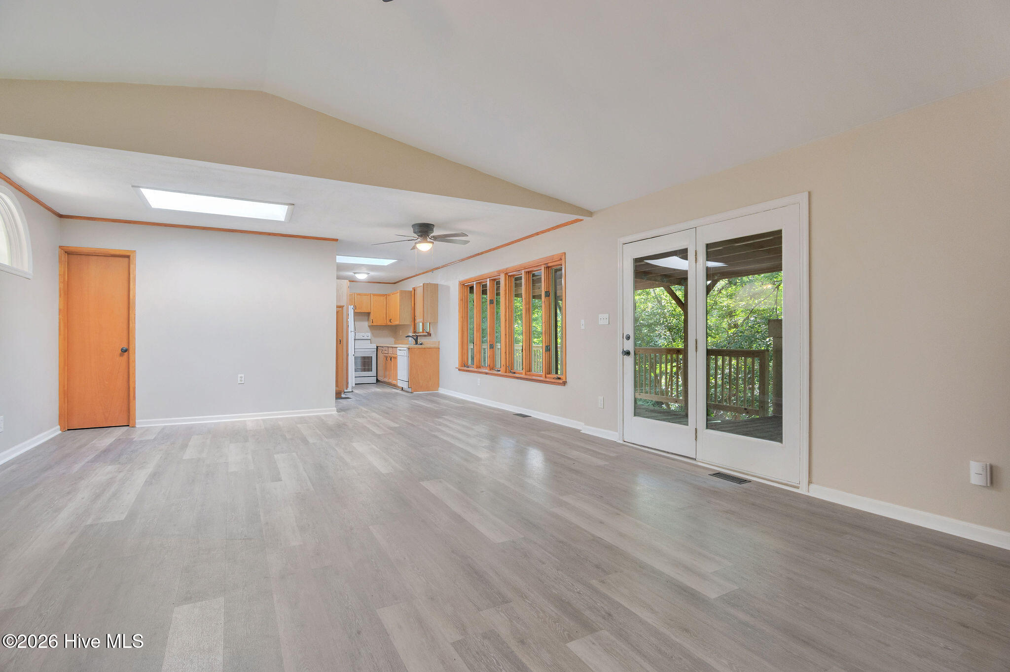 105 Whitestocking Ext Property Photo 14