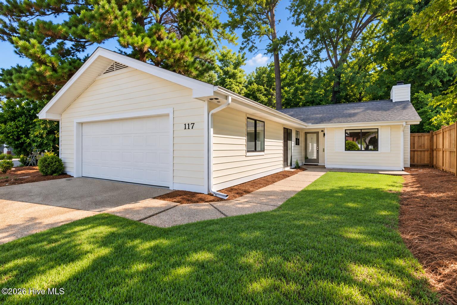 117 Vistamar Drive Property Photo 1