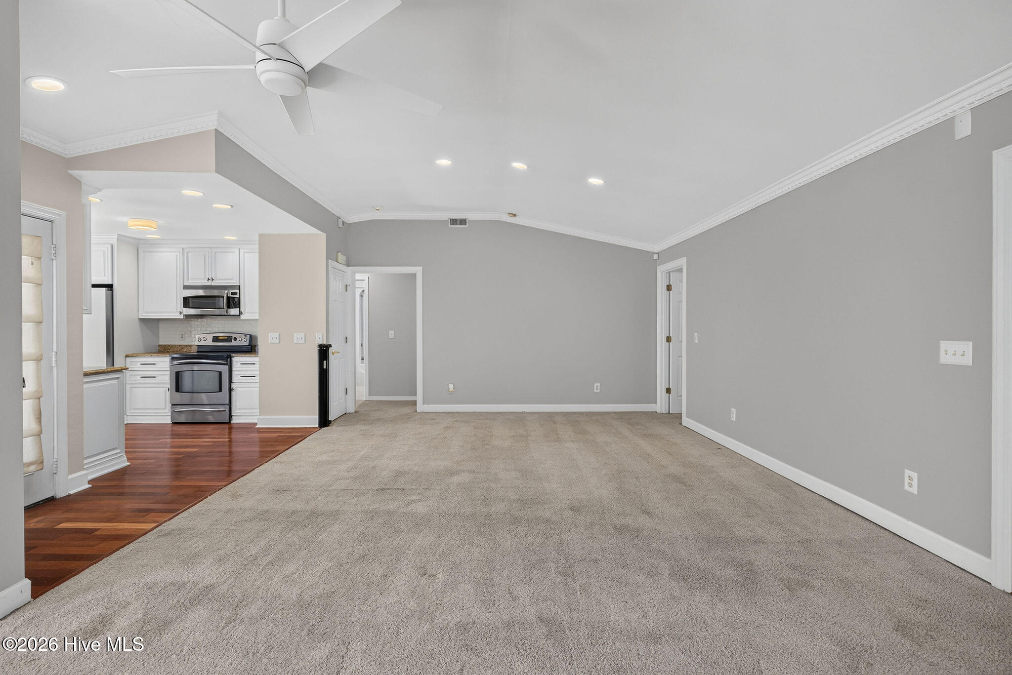 117 Vistamar Drive Property Photo 15
