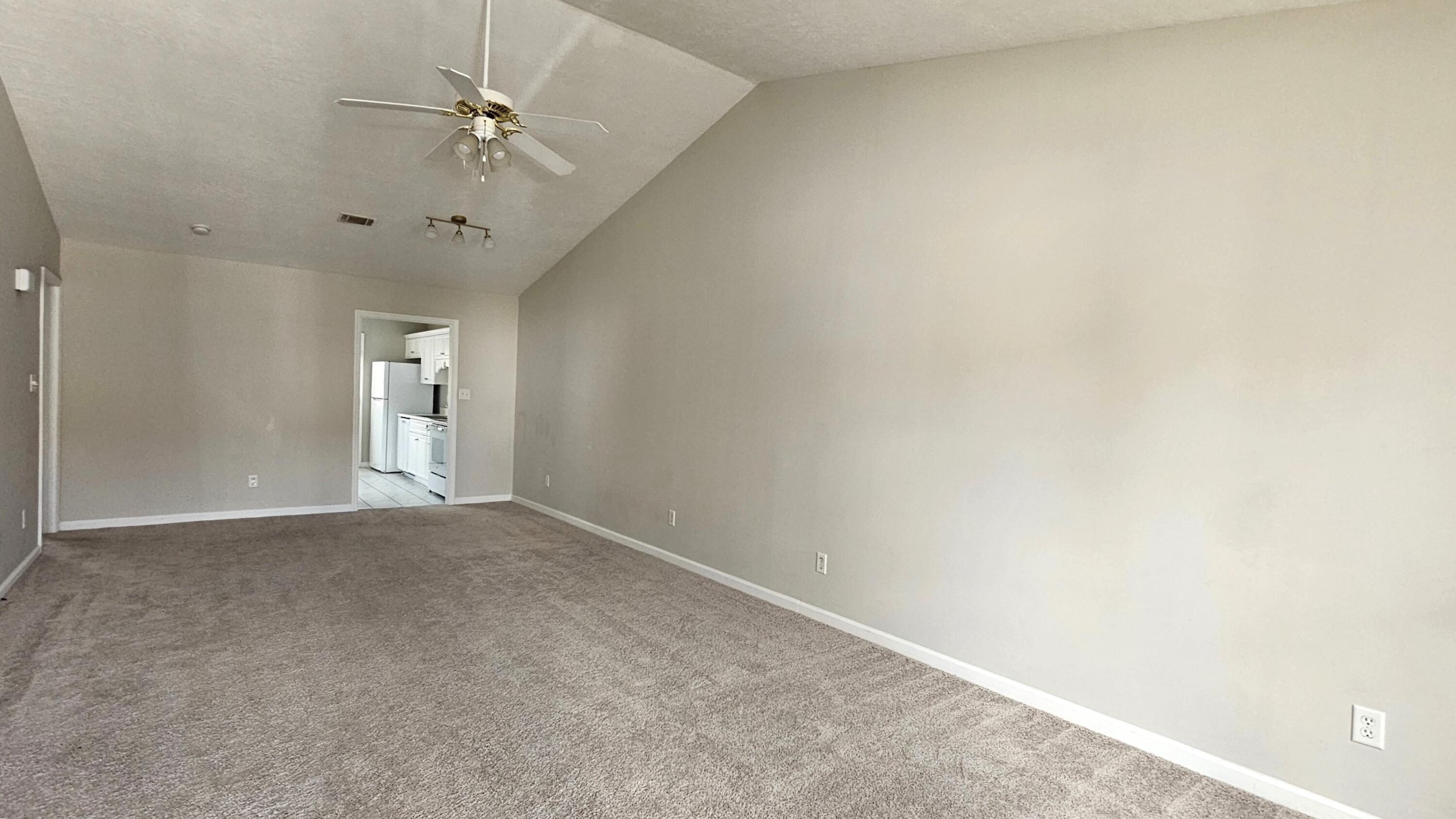 340 Greendale Place Property Photo 2