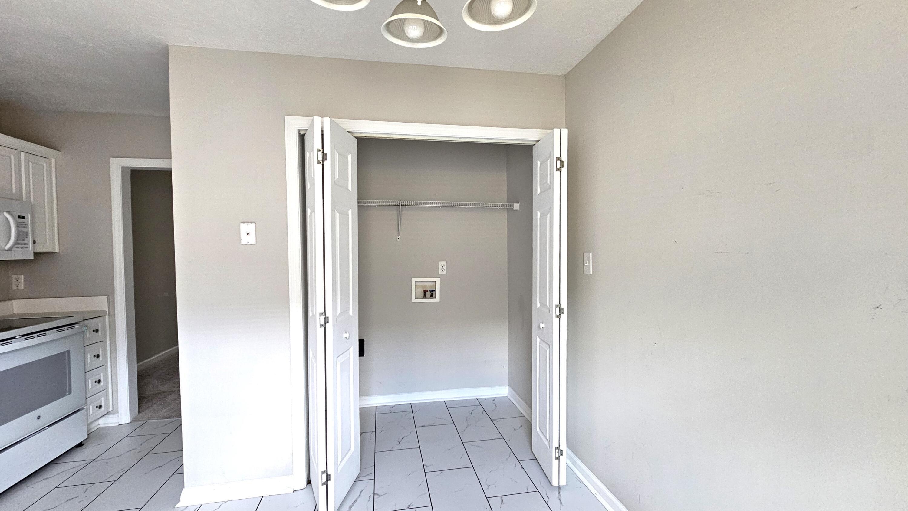 340 Greendale Place Property Photo 7
