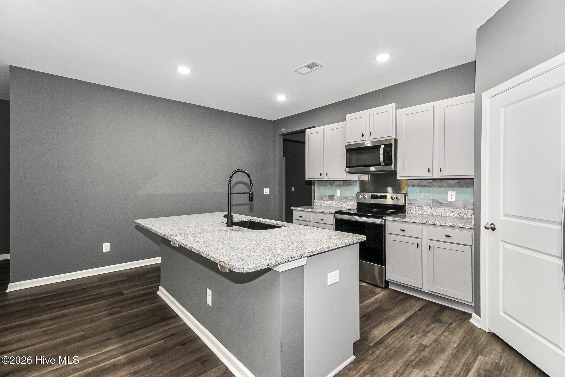 464 St Kitts Way Property Photo 18
