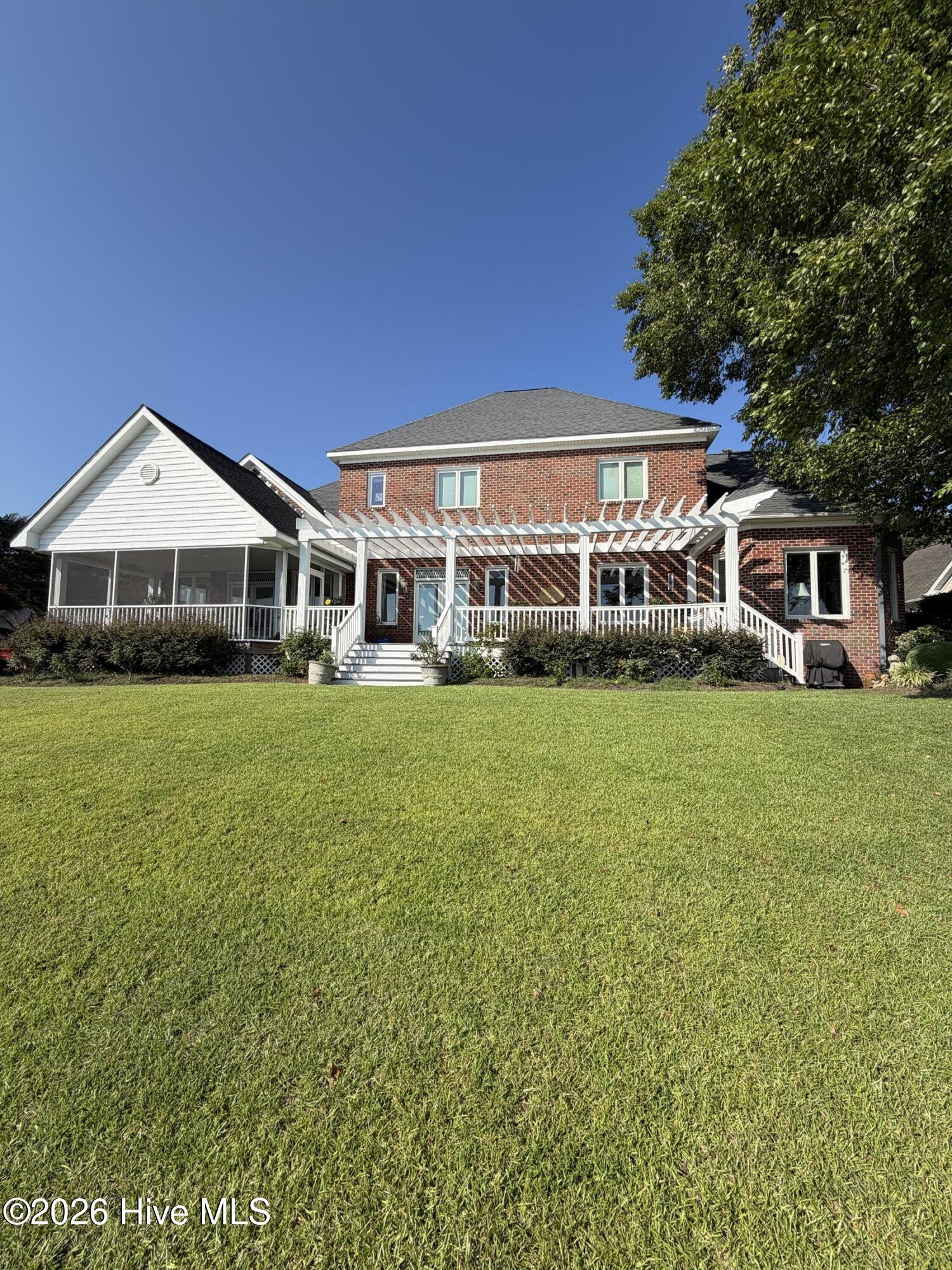408 Bay Point Drive Property Photo 4