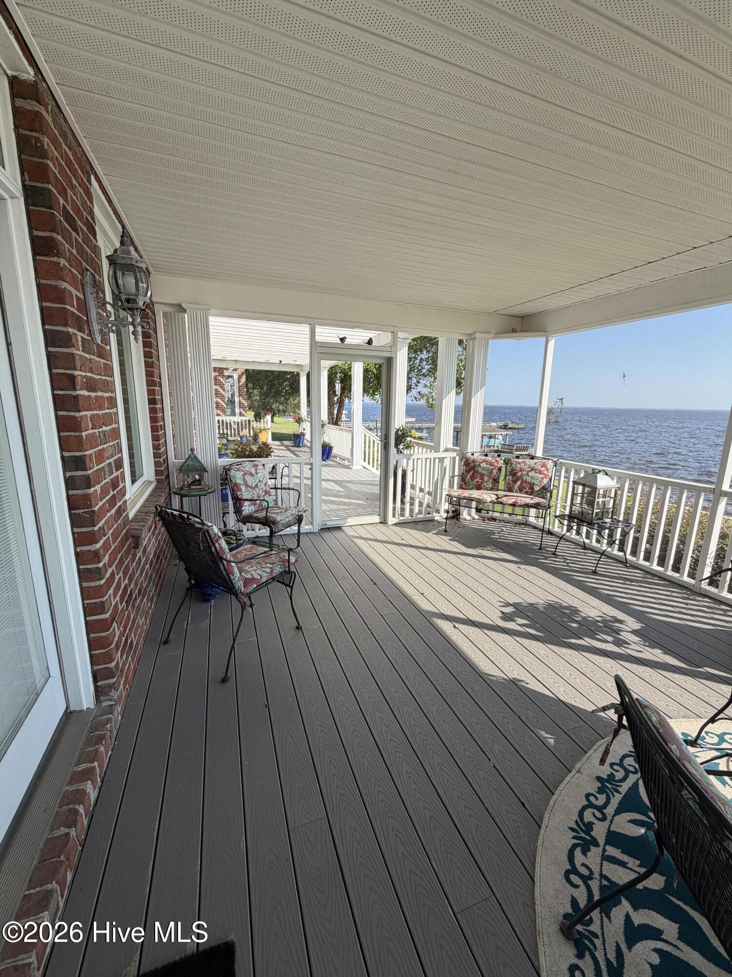 408 Bay Point Drive Property Photo 6