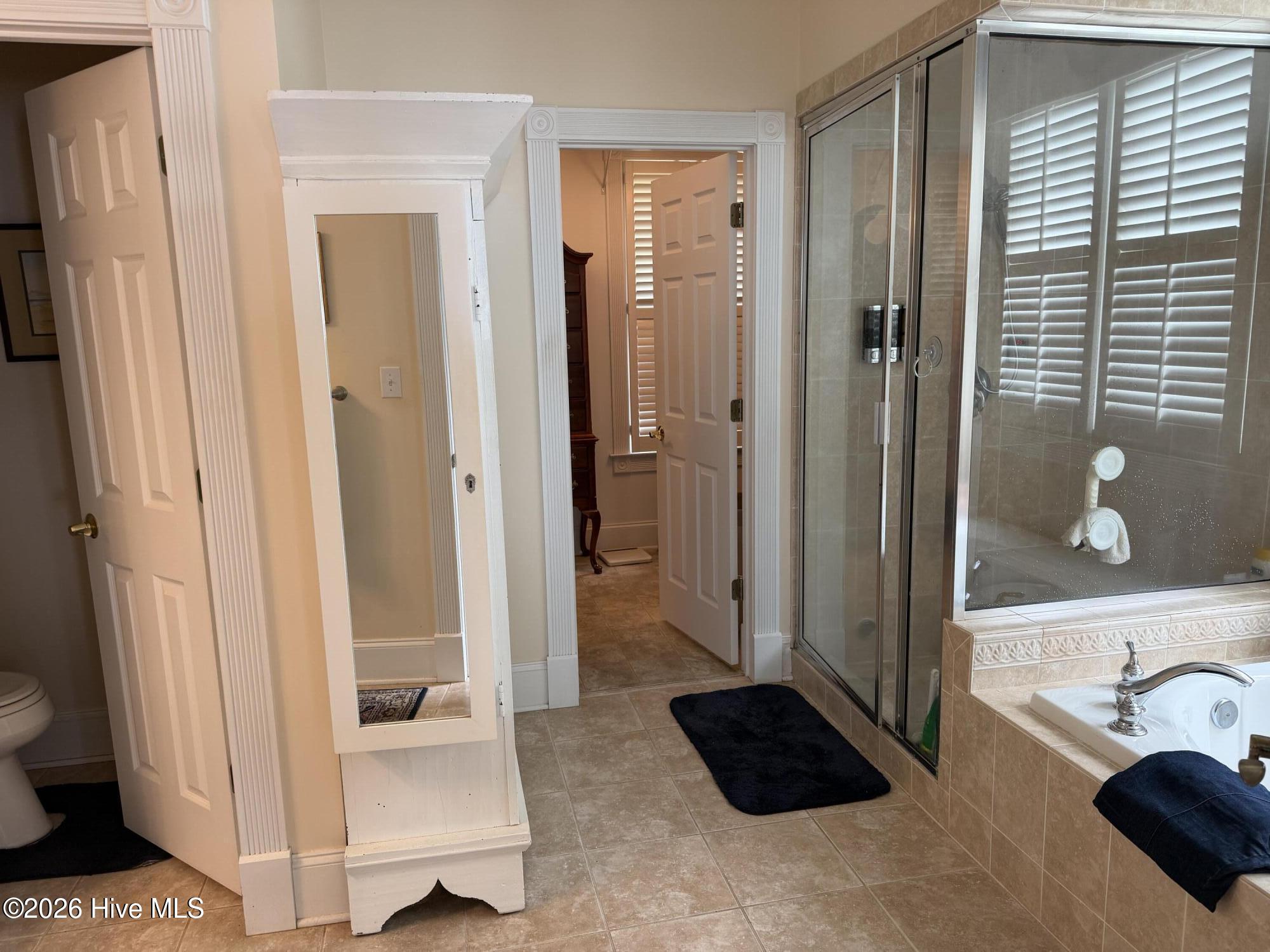 408 Bay Point Drive Property Photo 16