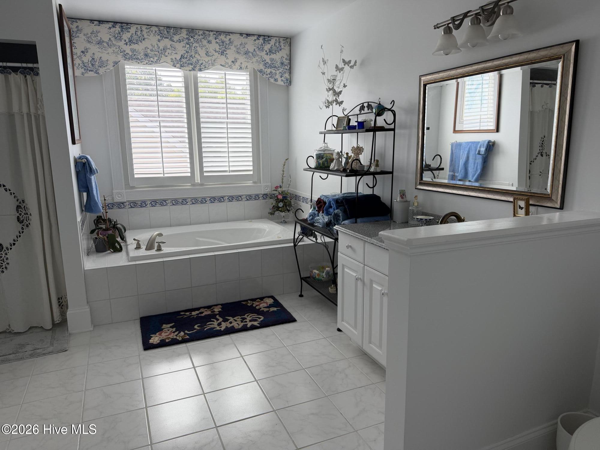 408 Bay Point Drive Property Photo 21
