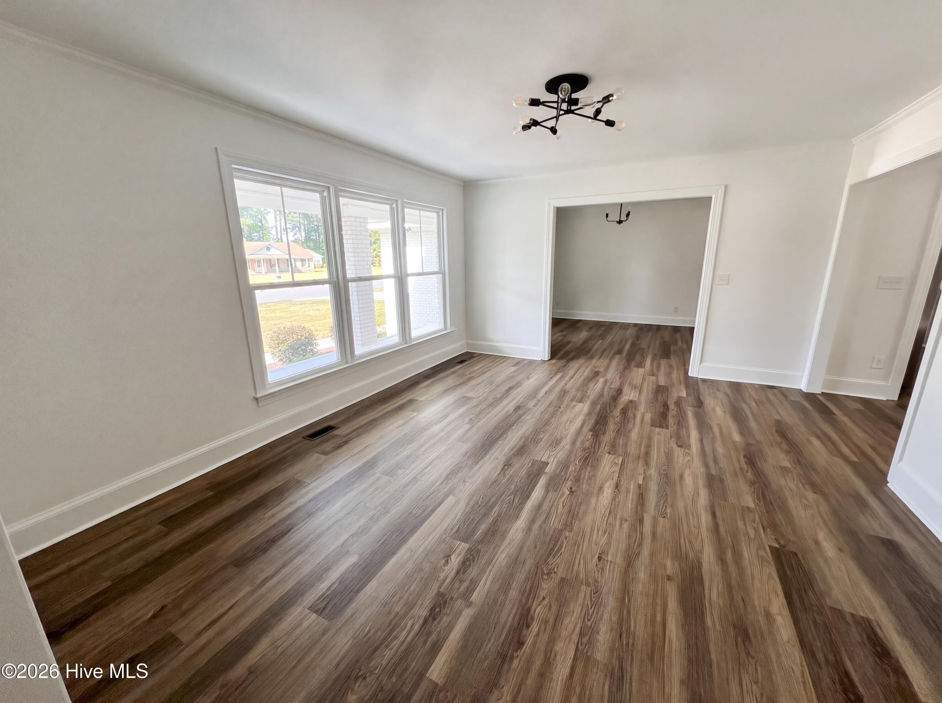 513 Greenfield Boulevard Property Photo 7