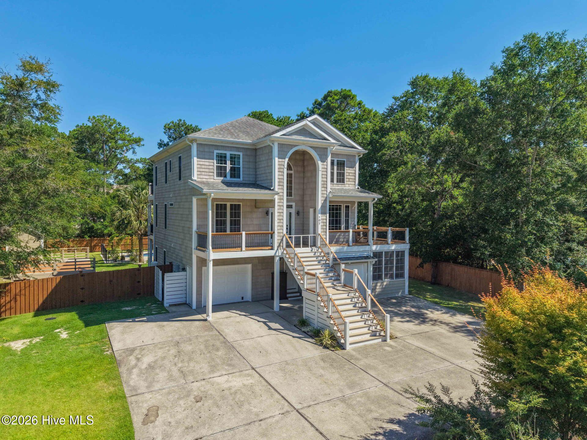 107 River Court Property Photo 4
