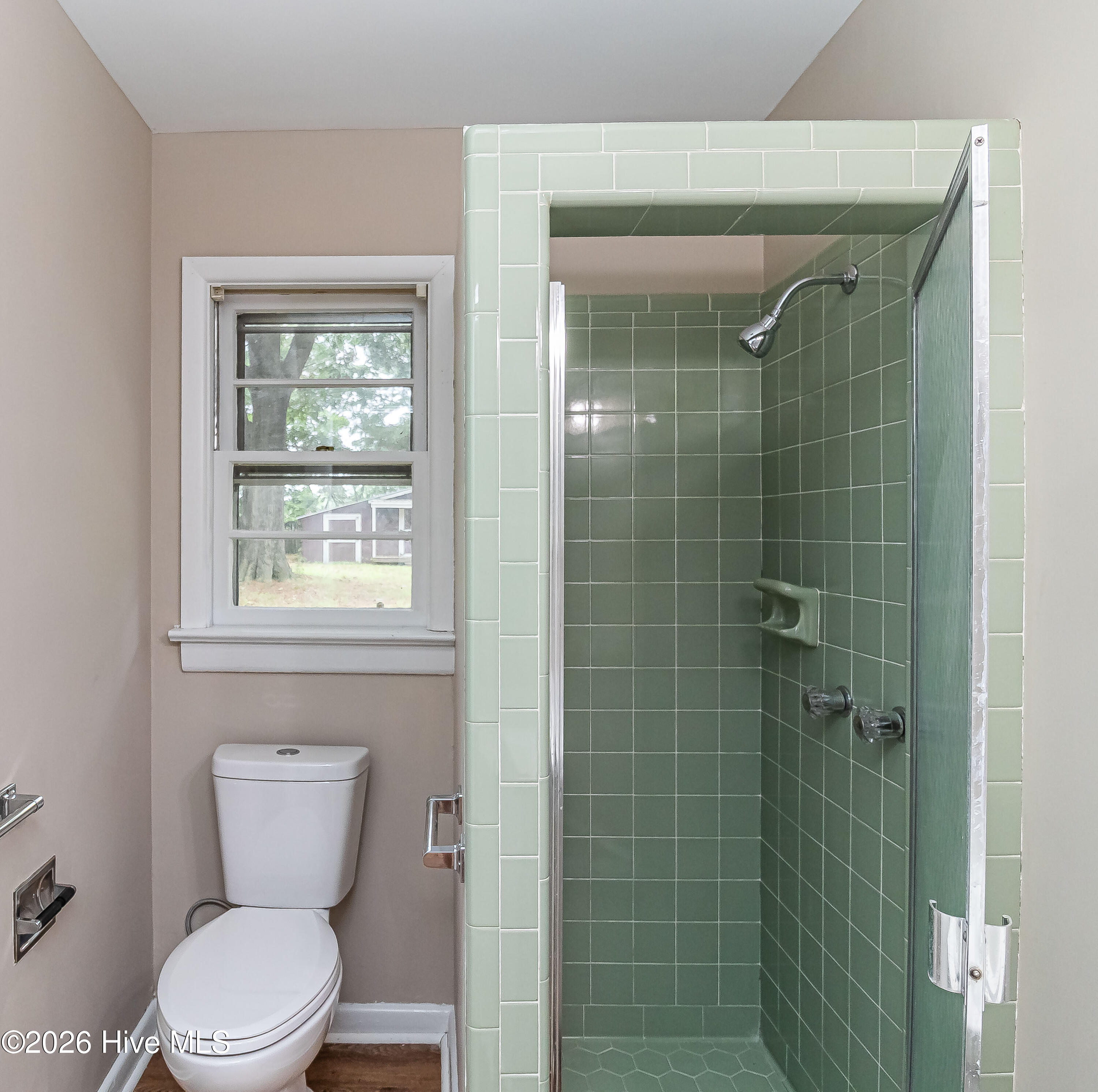 807 E Holly Street Property Photo 30