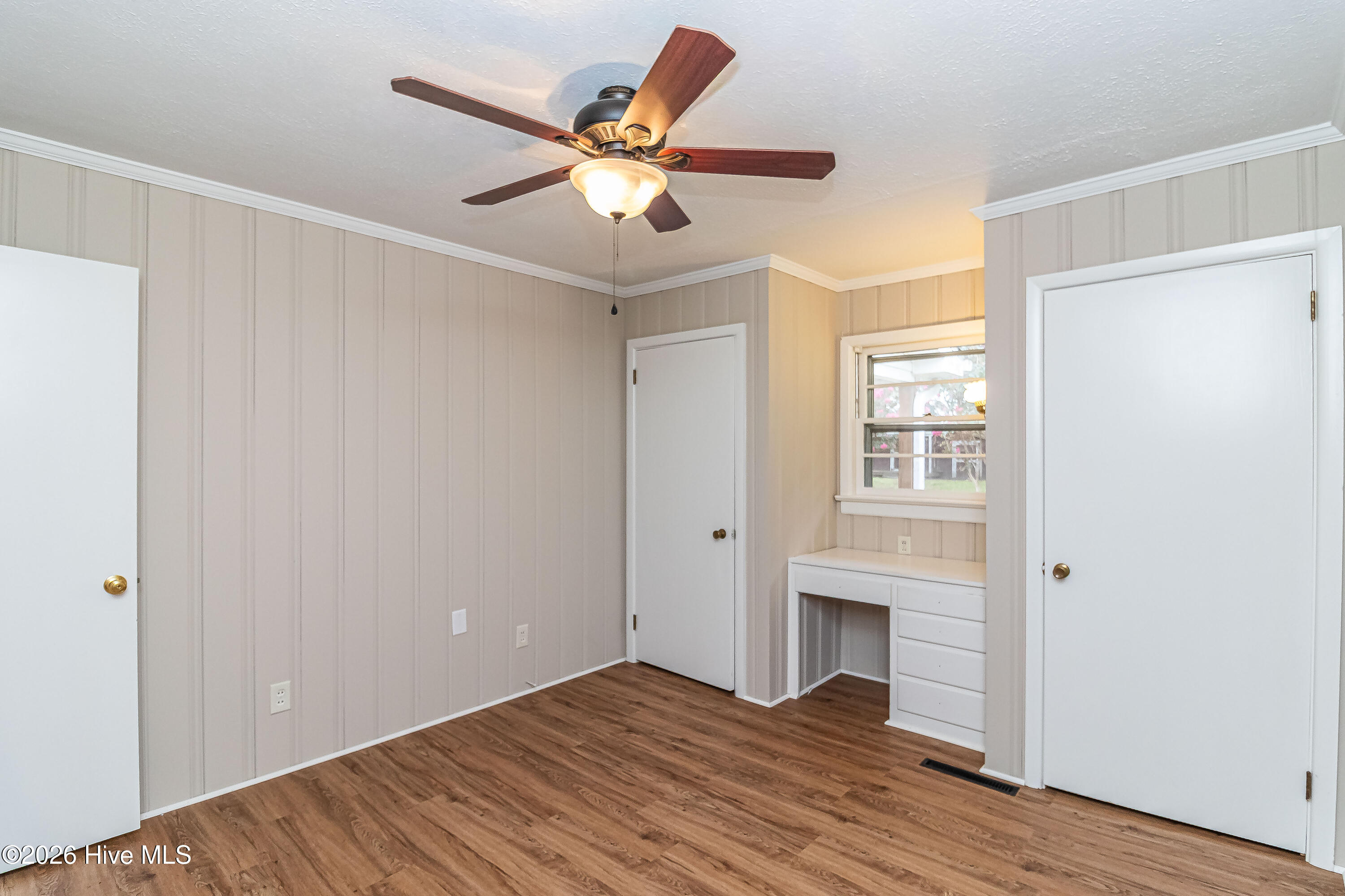 807 E Holly Street Property Photo 42