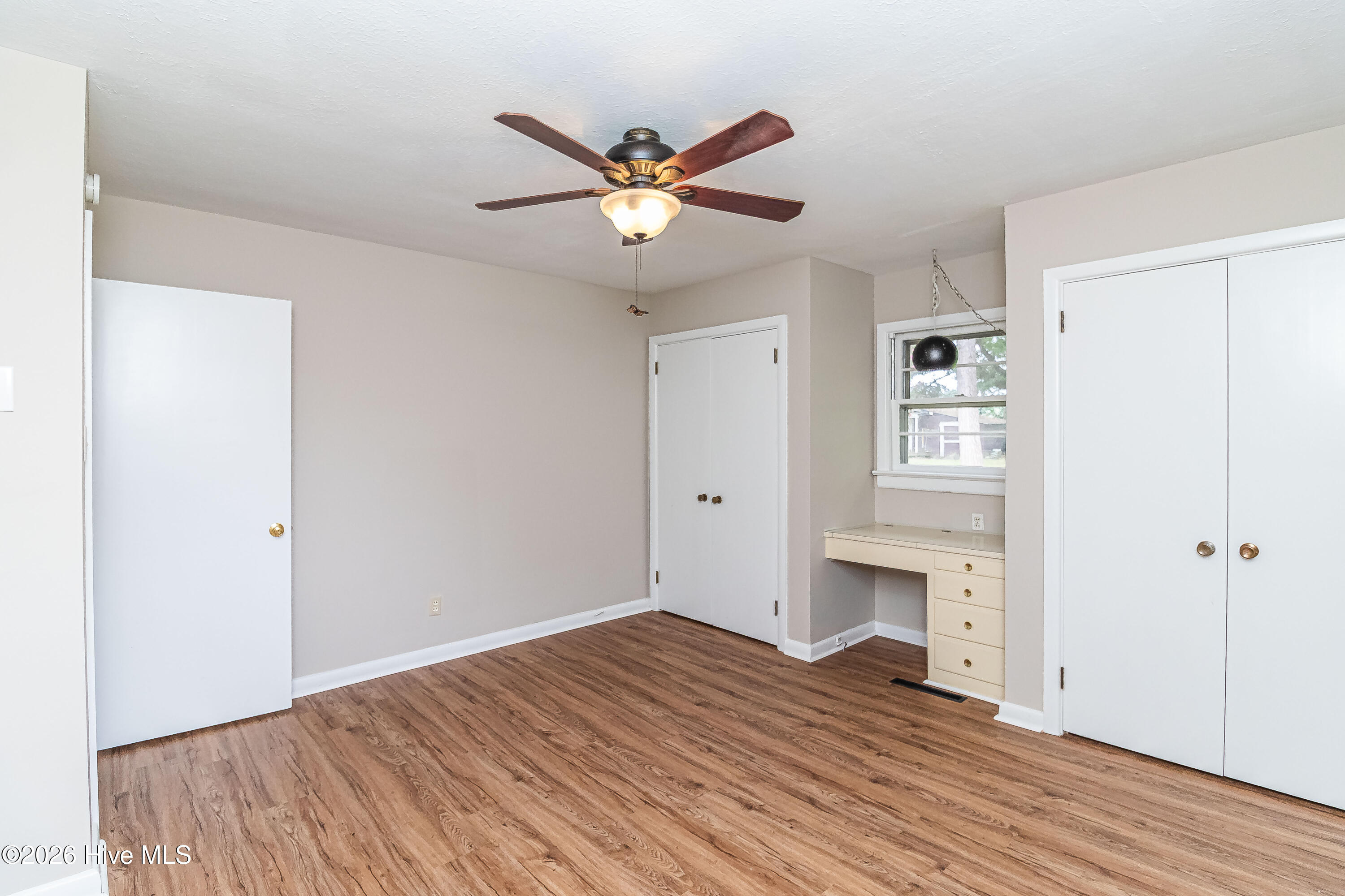 807 E Holly Street Property Photo 44