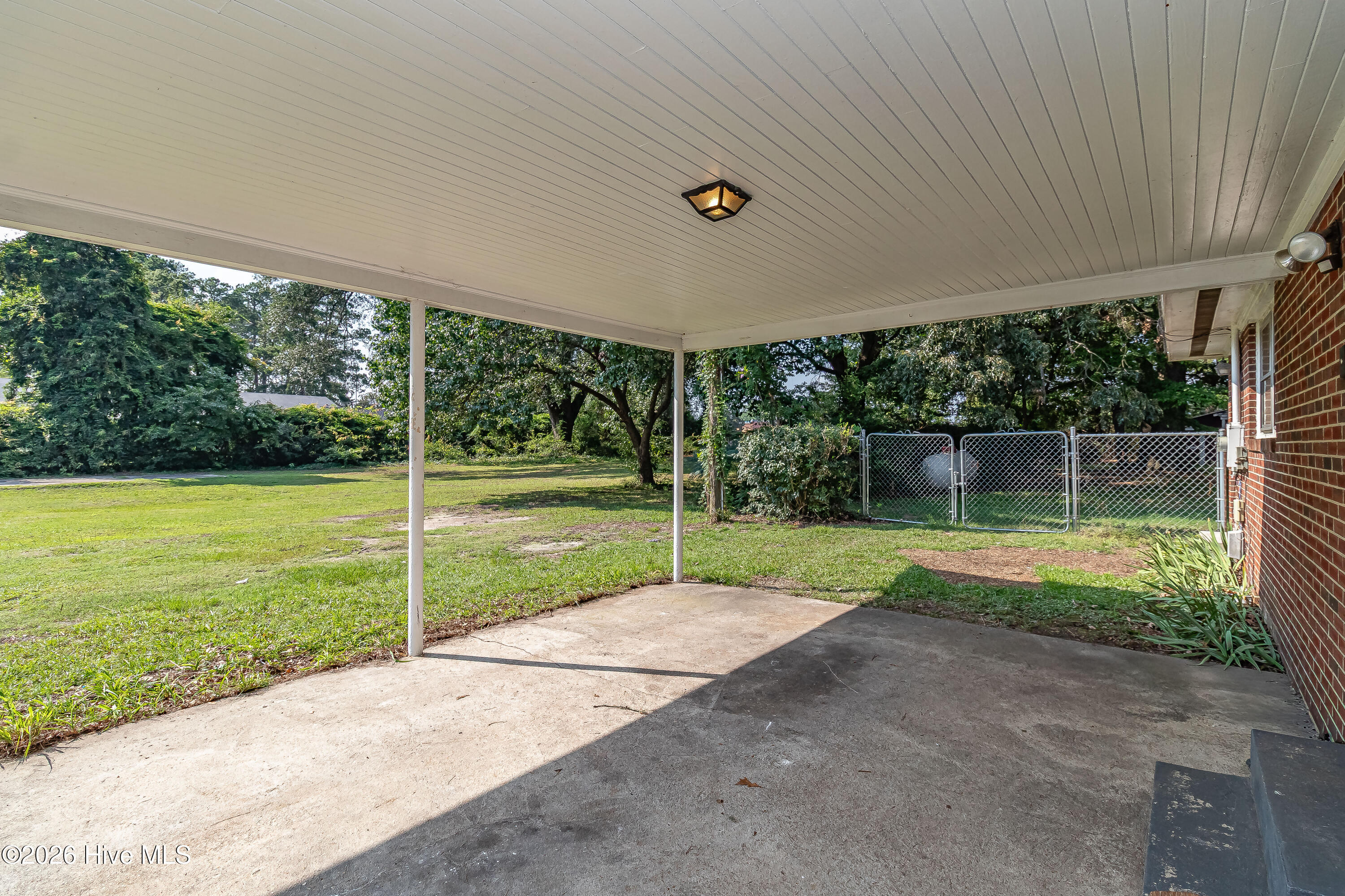 807 E Holly Street Property Photo 50