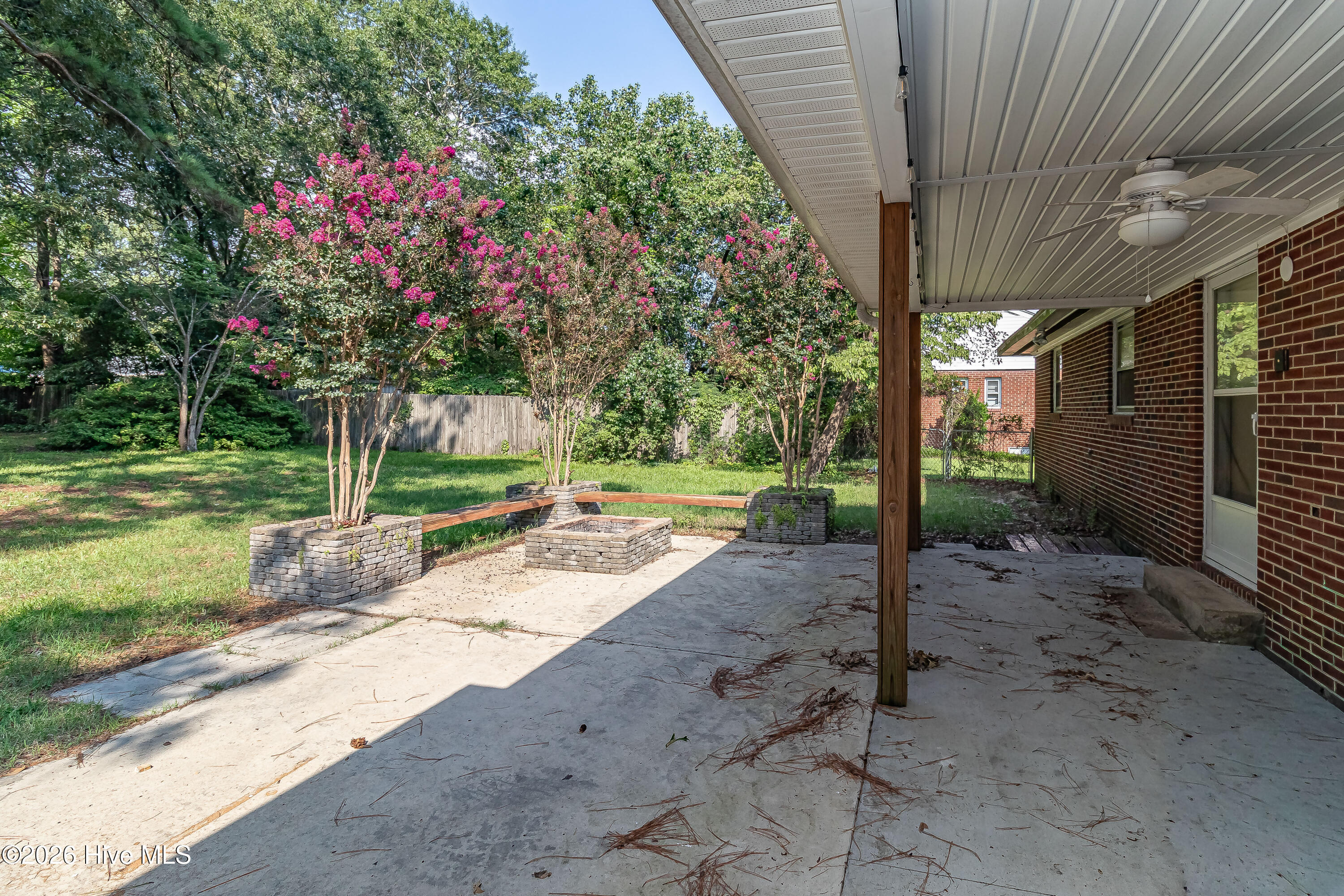 807 E Holly Street Property Photo 51
